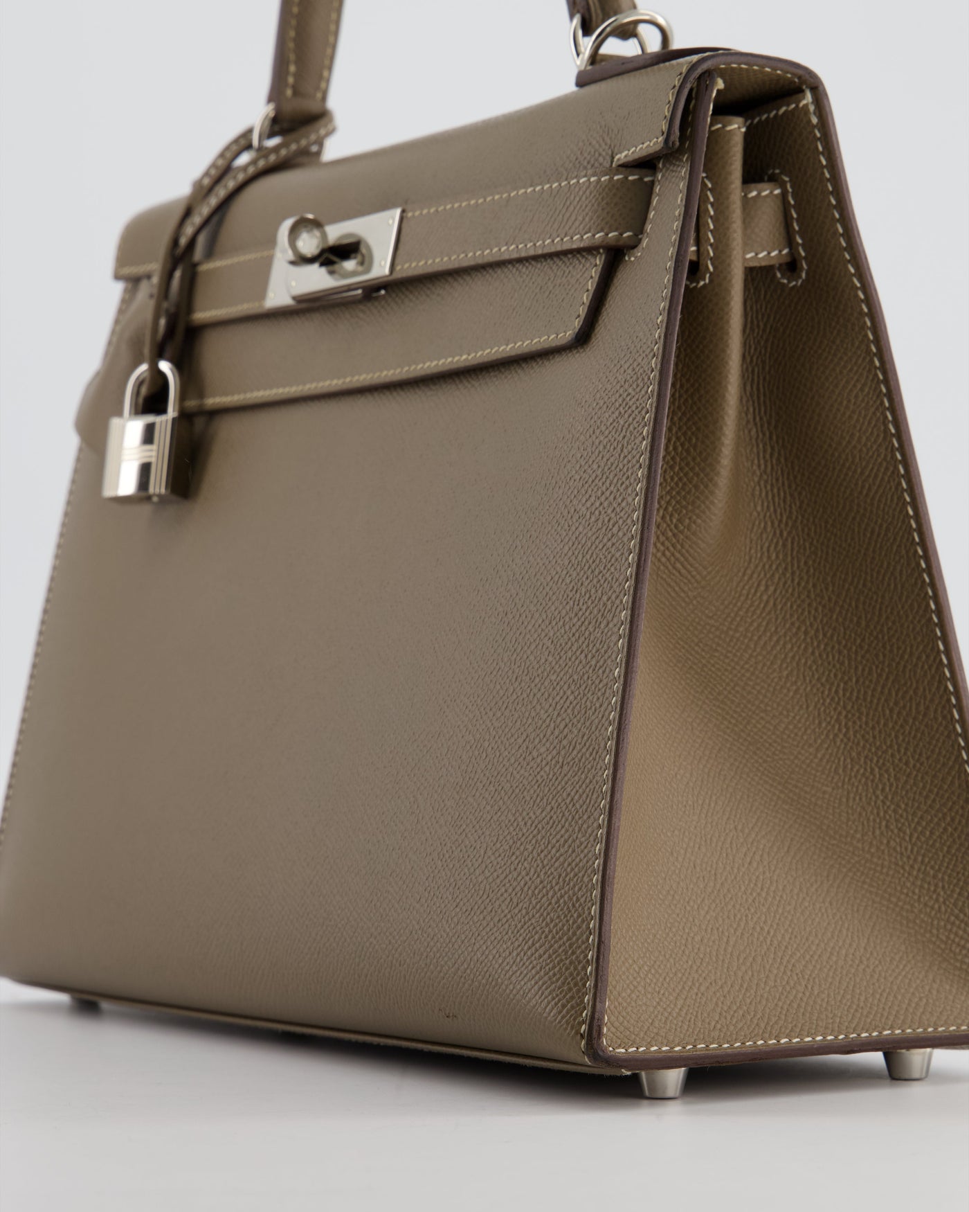 Hermes Kelly 28 Sellier Bag in Etoupe Epsom Leather with Palladium Hardware - Product Image 10