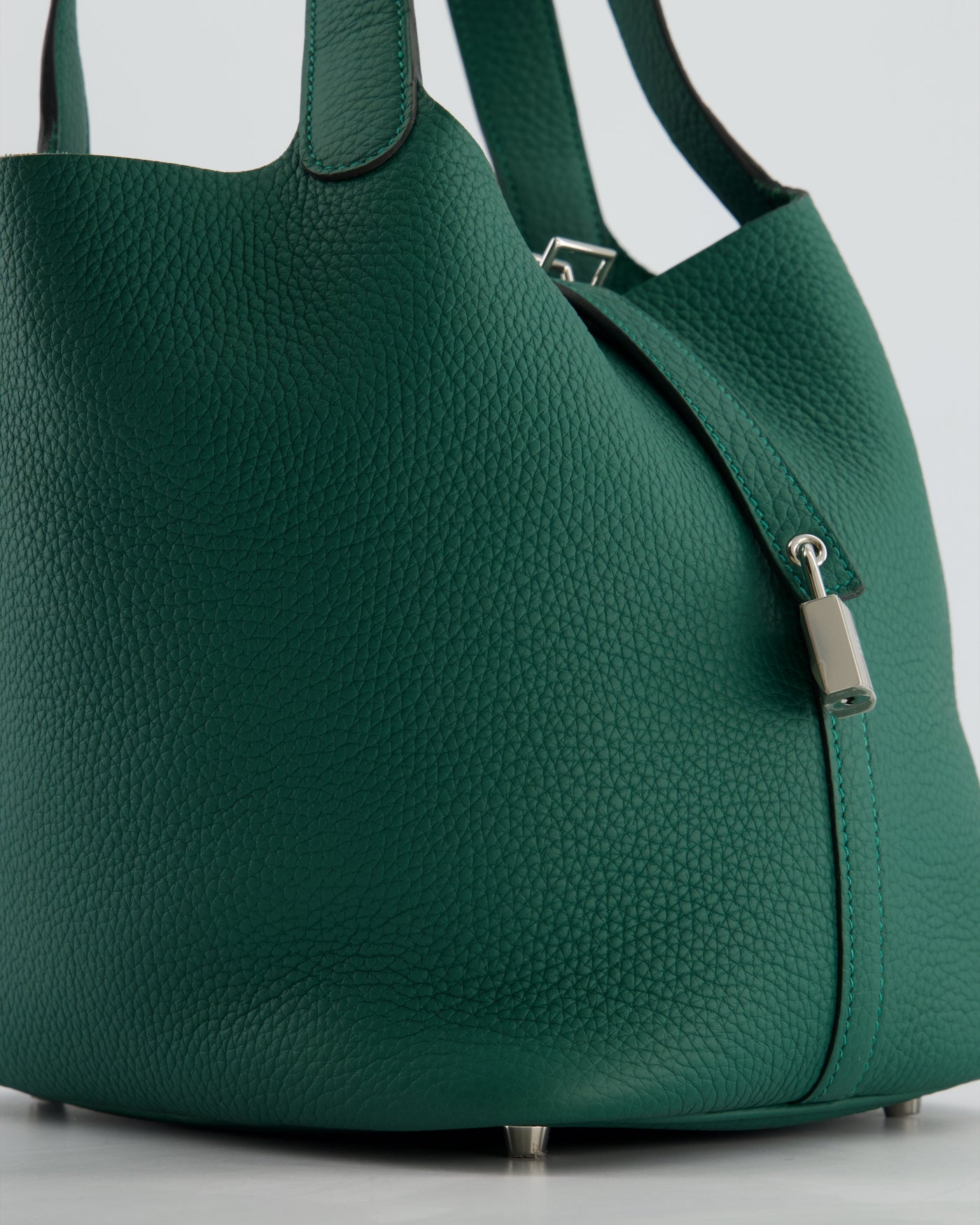 Hermes Picotin Lock 22 Bag in Vert Moyen Clemence Leather with Palladium Hardware - Product Image 9