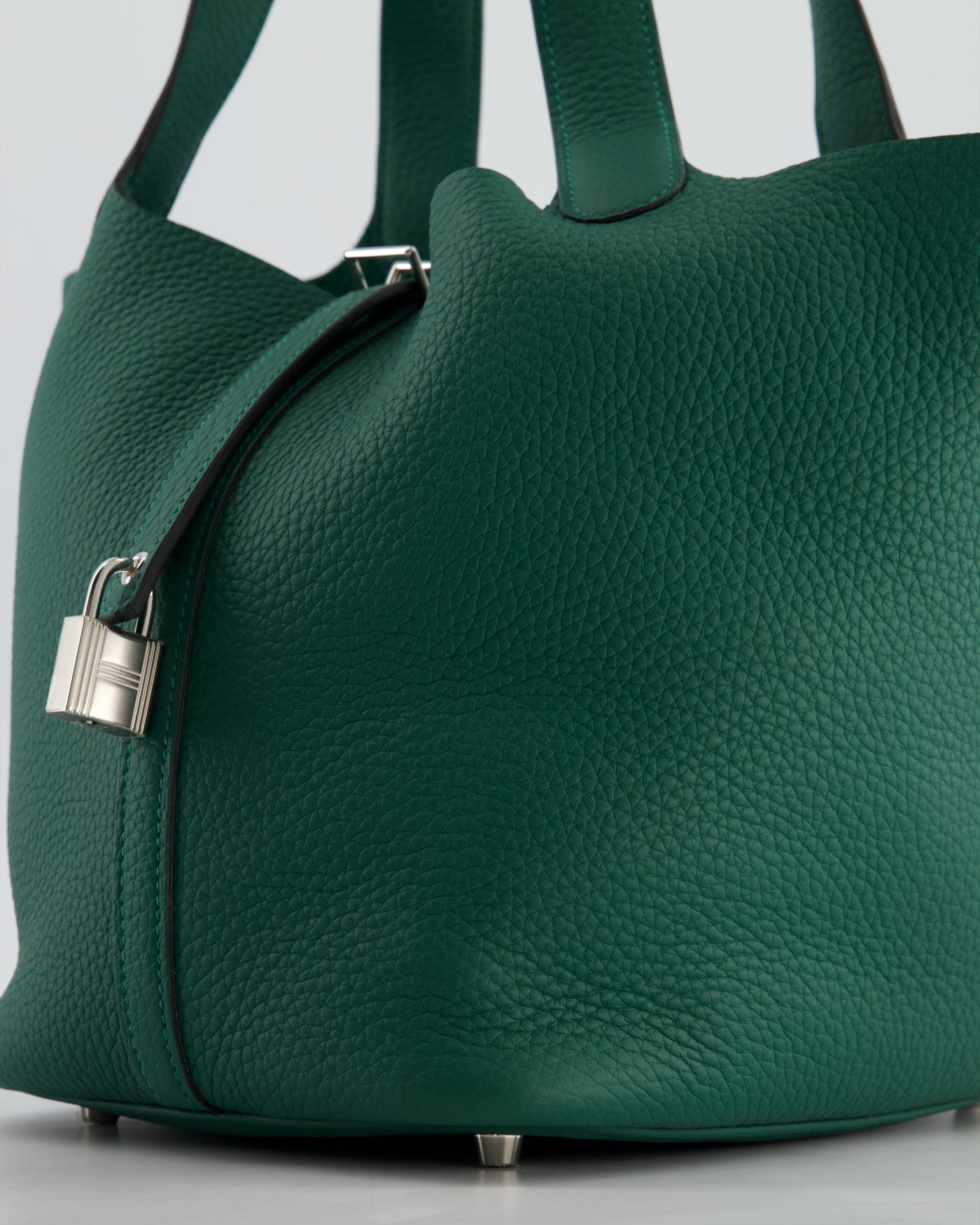 Hermes Picotin Lock 22 Bag in Vert Moyen Clemence Leather with Palladium Hardware - Product Image 10