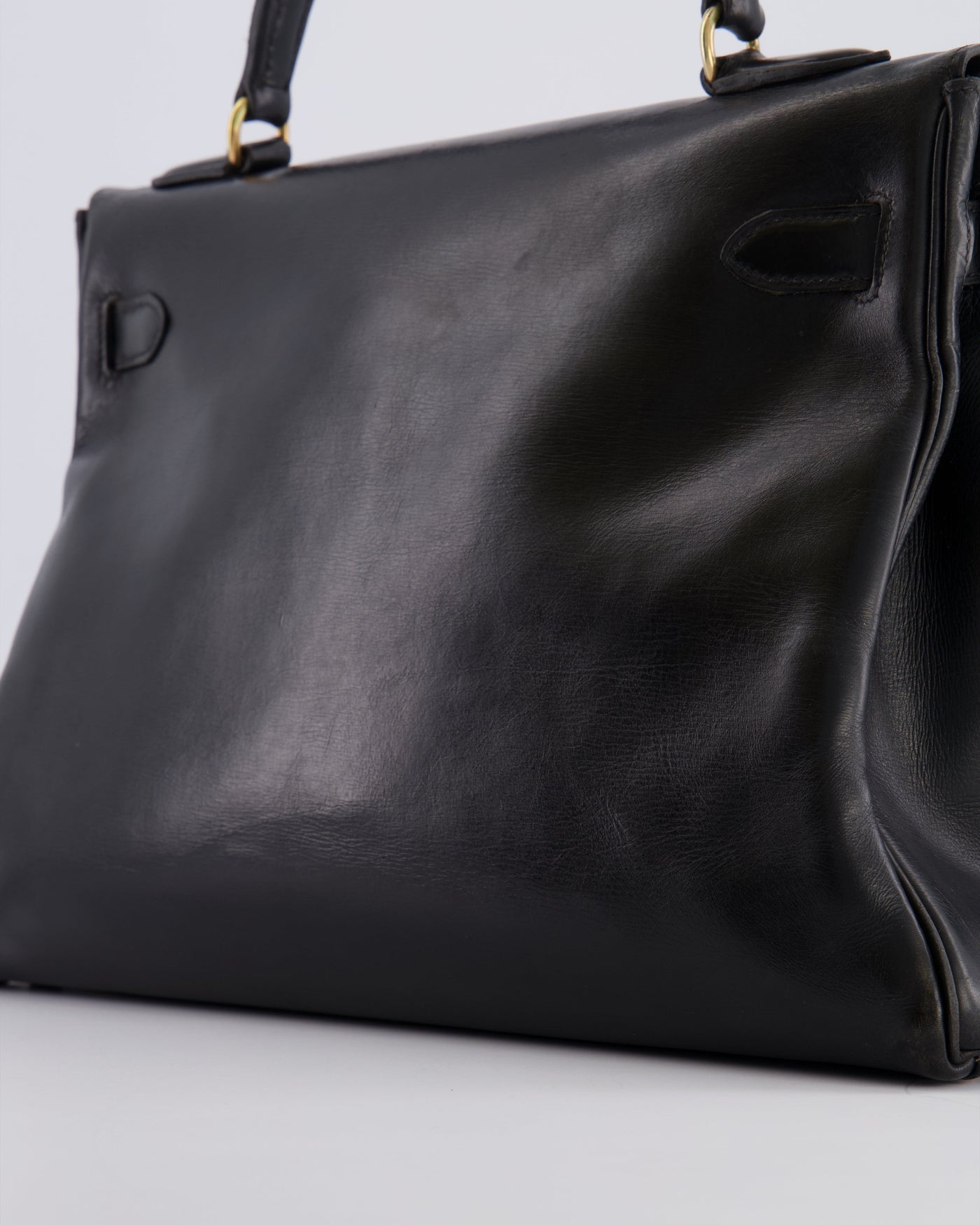 Hermes Kelly 32 Retourne Bag in Black Calfskin Box Leather with Gold Hardware - Product Image 15