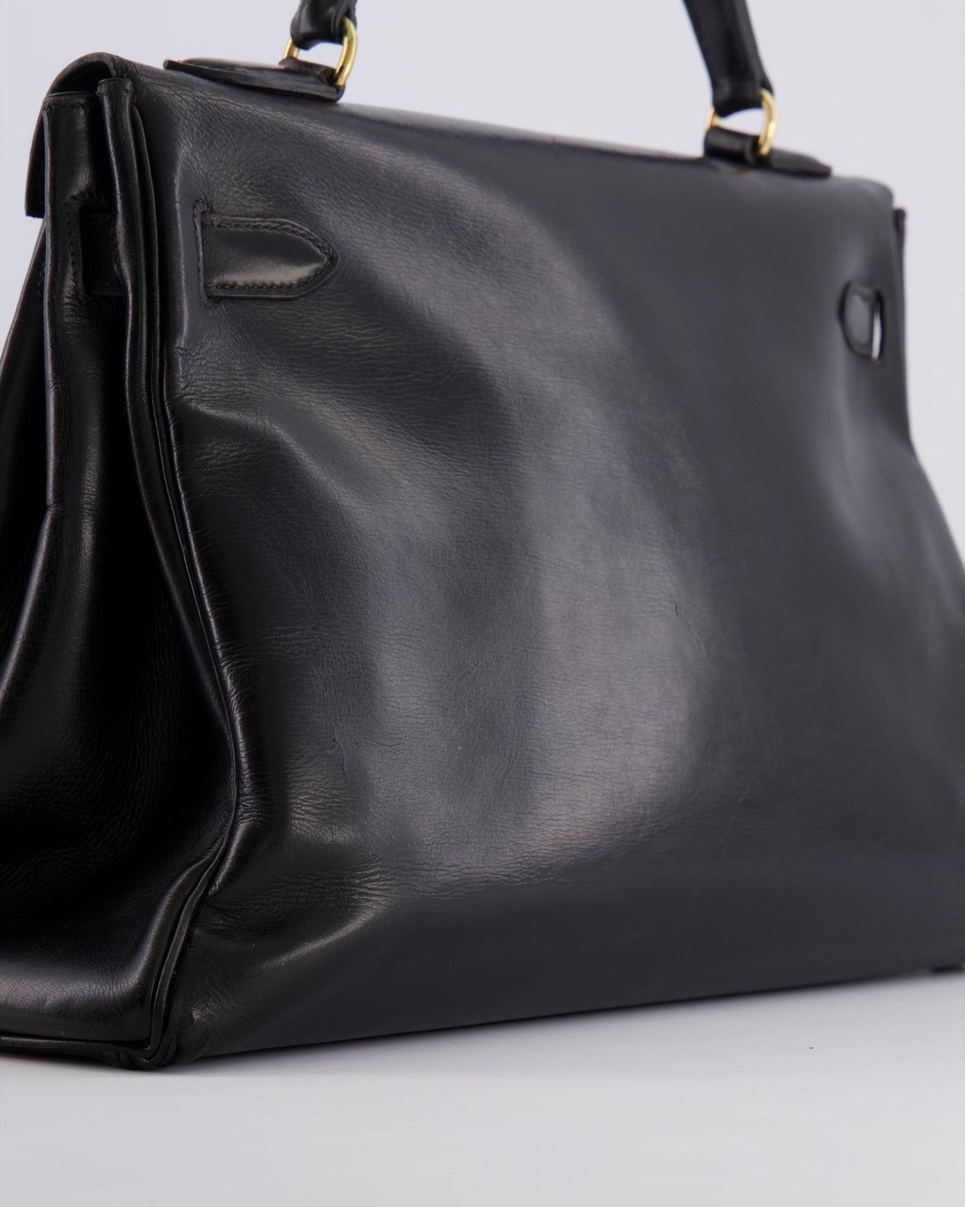 Hermes Kelly 32 Retourne Bag in Black Calfskin Box Leather with Gold Hardware - Product Image 14