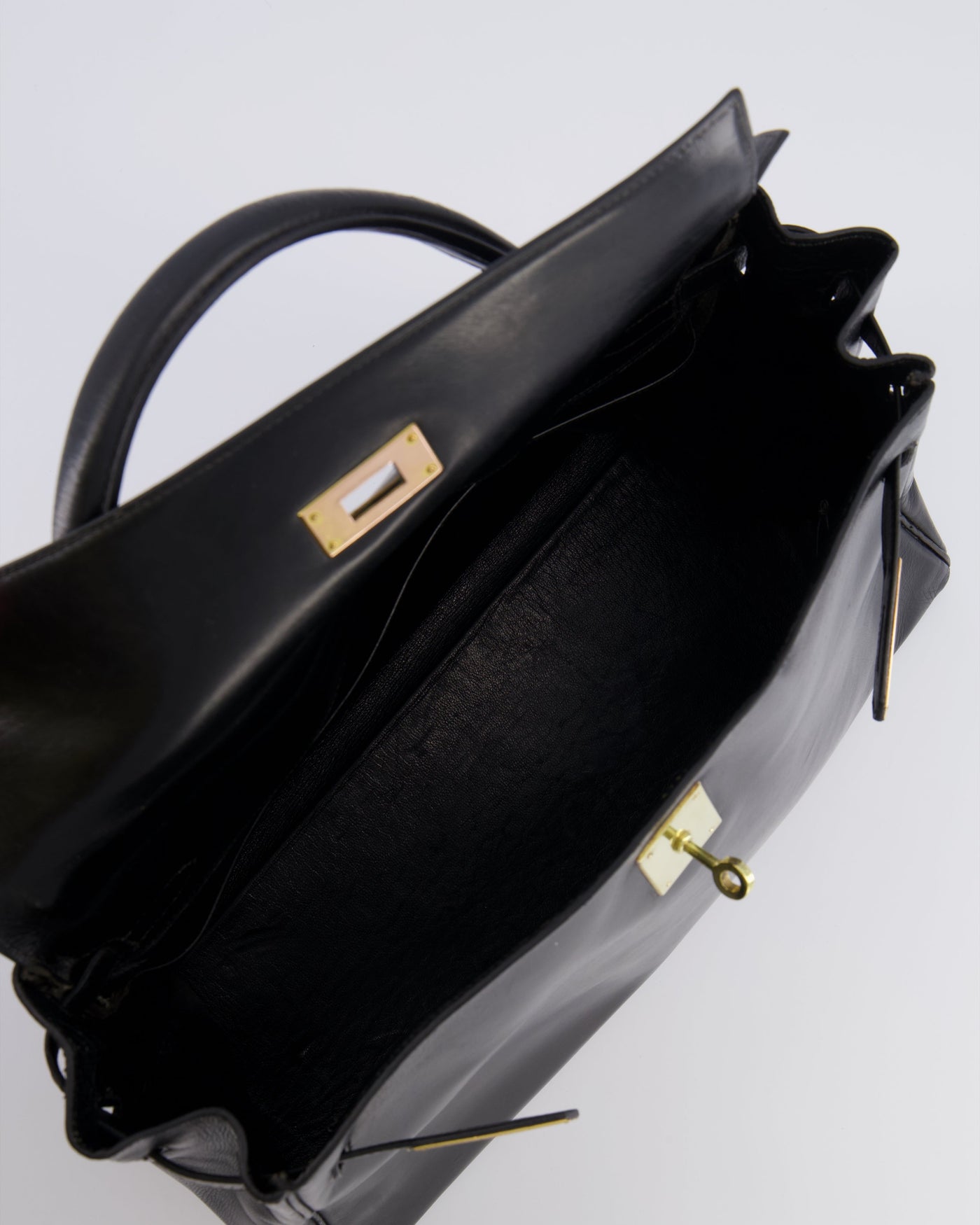 Hermes Kelly 32 Retourne Bag in Black Calfskin Box Leather with Gold Hardware - Product Image 20