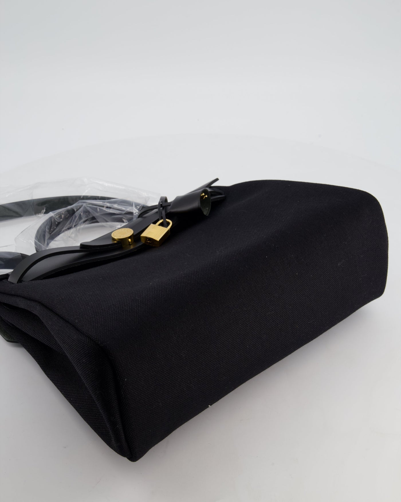 Hermes Herbag 31 Zip Bag in Noir Toile Officier Canvas, Noir Vache Hunter Leather with Gold Hardware - Product Image 20