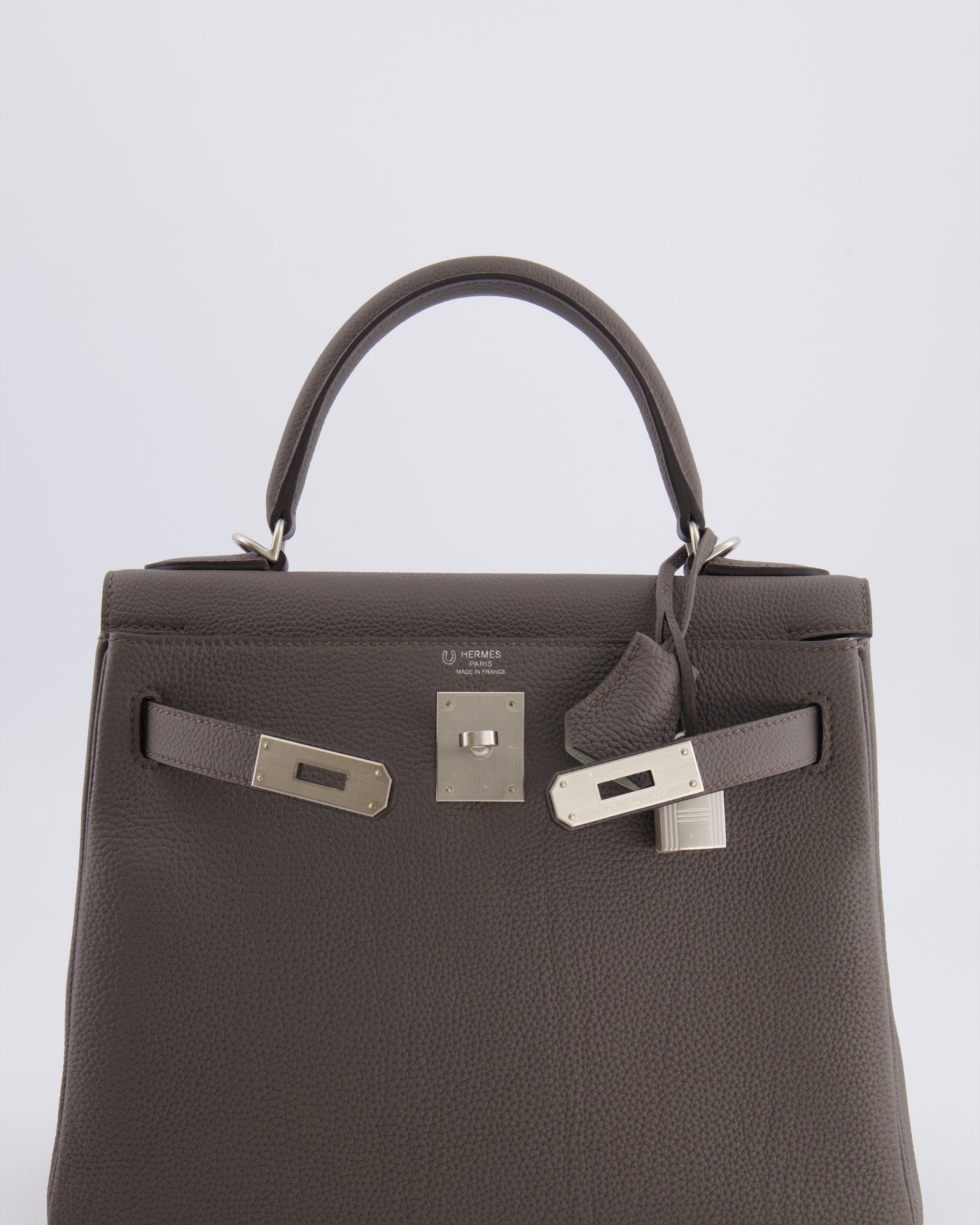 Hermes Kelly 28 Retourne HSS Bag in Gris Etain Togo Leather with Gris Perle Interior and Brushed Palladium Hardware - Product Image 12