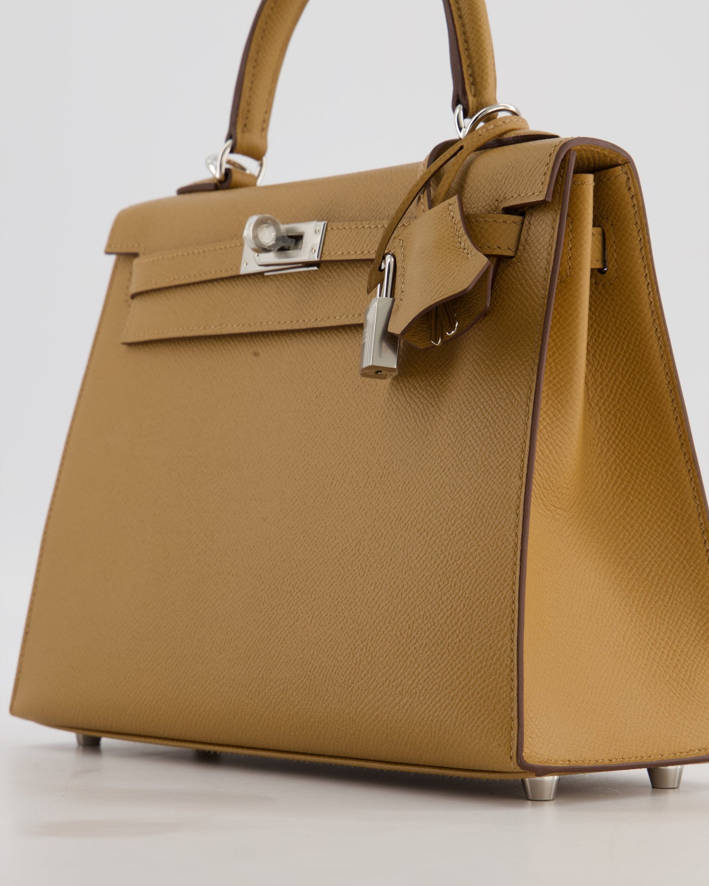 Hermes Kelly 25 Sellier Bag in Biscuit Epsom Leather with Palladium Hardware - Product Image 12