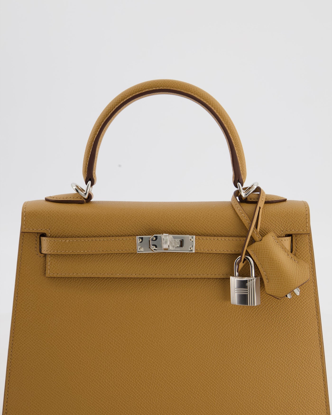 Hermes Kelly 25 Sellier Bag in Biscuit Epsom Leather with Palladium Hardware - Product Image 15