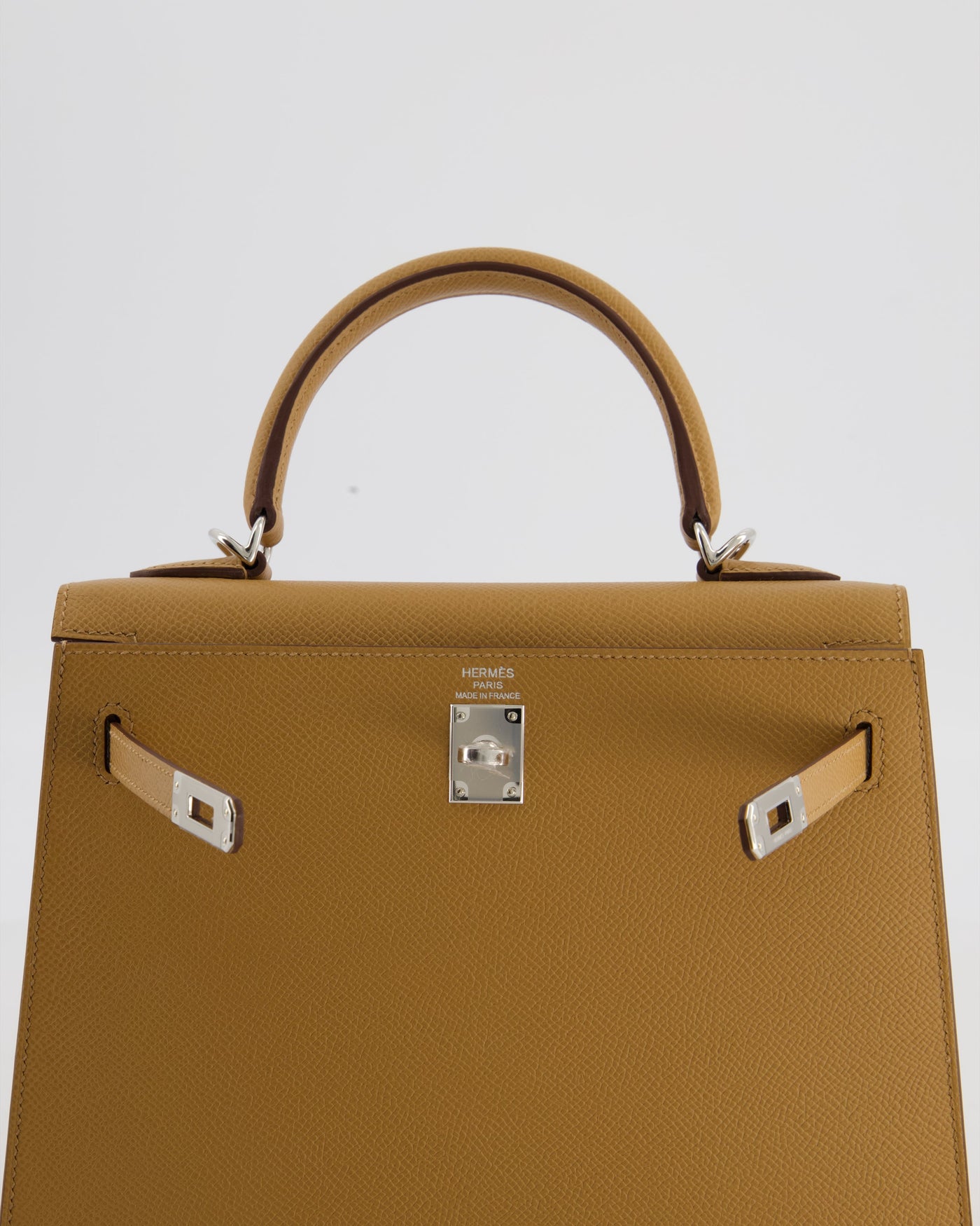 Hermes Kelly 25 Sellier Bag in Biscuit Epsom Leather with Palladium Hardware - Product Image 16