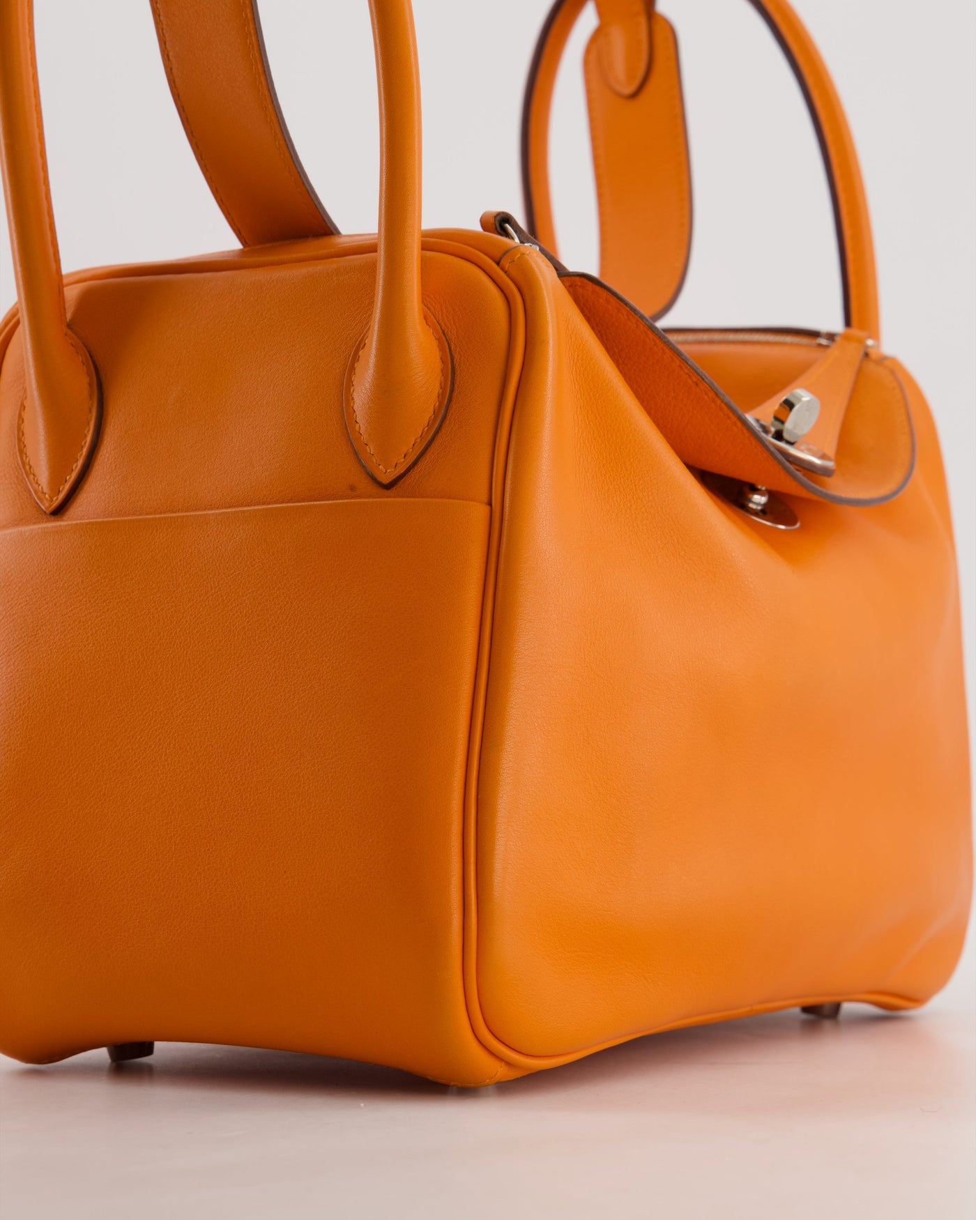 Hermes Lindy 26 Bag in Orange H Swift Leather with Palladium Hardware - Product Image 10