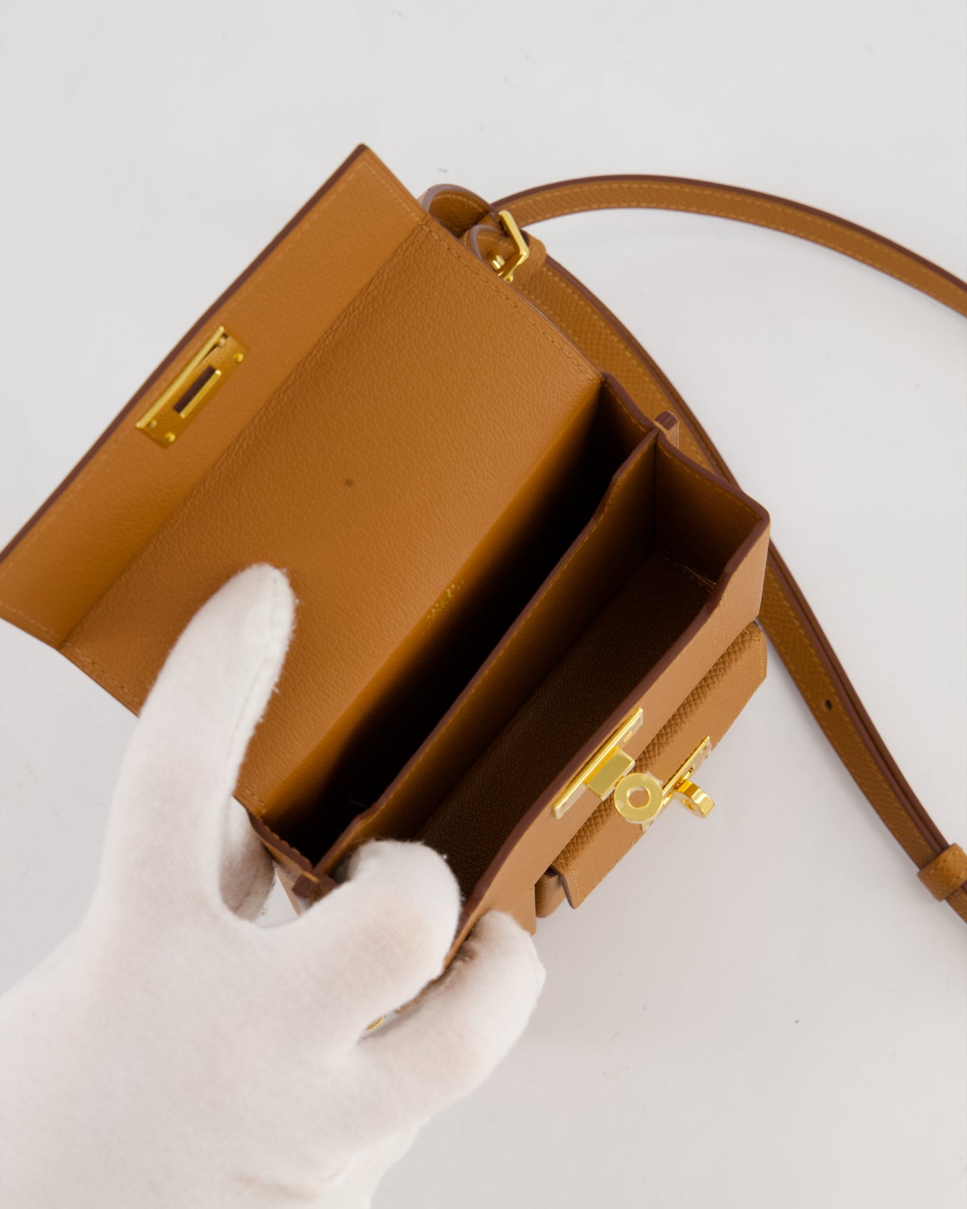Hermes Kelly Multipocket To Go Pouch in Gold Epsom Leather with Gold Hardware - Product Image 19
