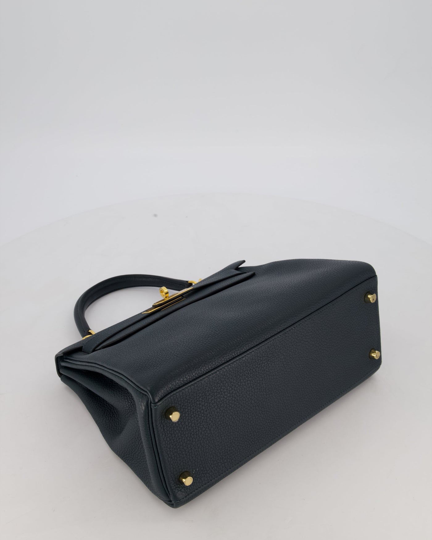 Hermes Kelly 28 Retourne Bag in Vert Cypress Togo Leather with Gold Hardware - Product Image 19