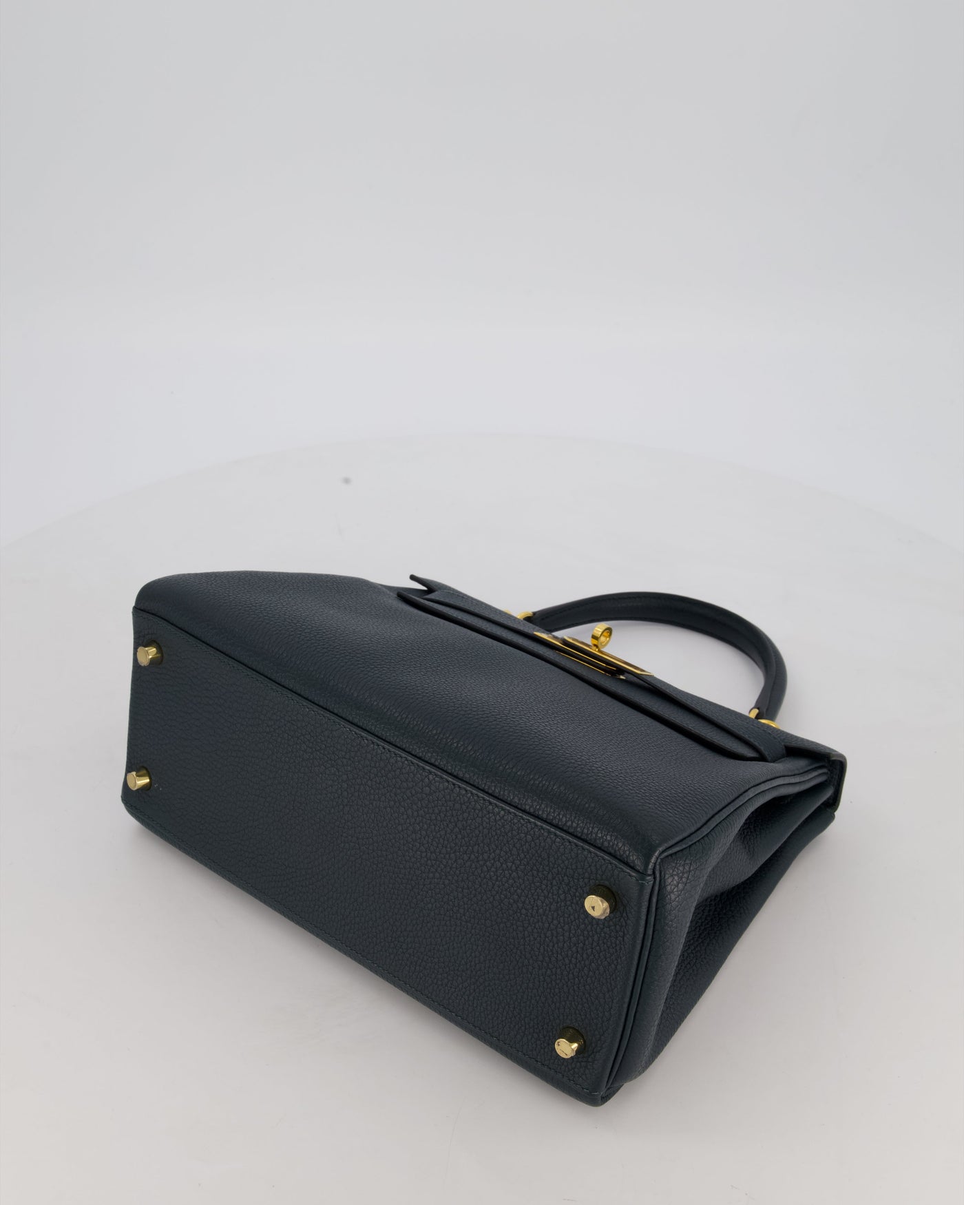 Hermes Kelly 28 Retourne Bag in Vert Cypress Togo Leather with Gold Hardware - Product Image 21