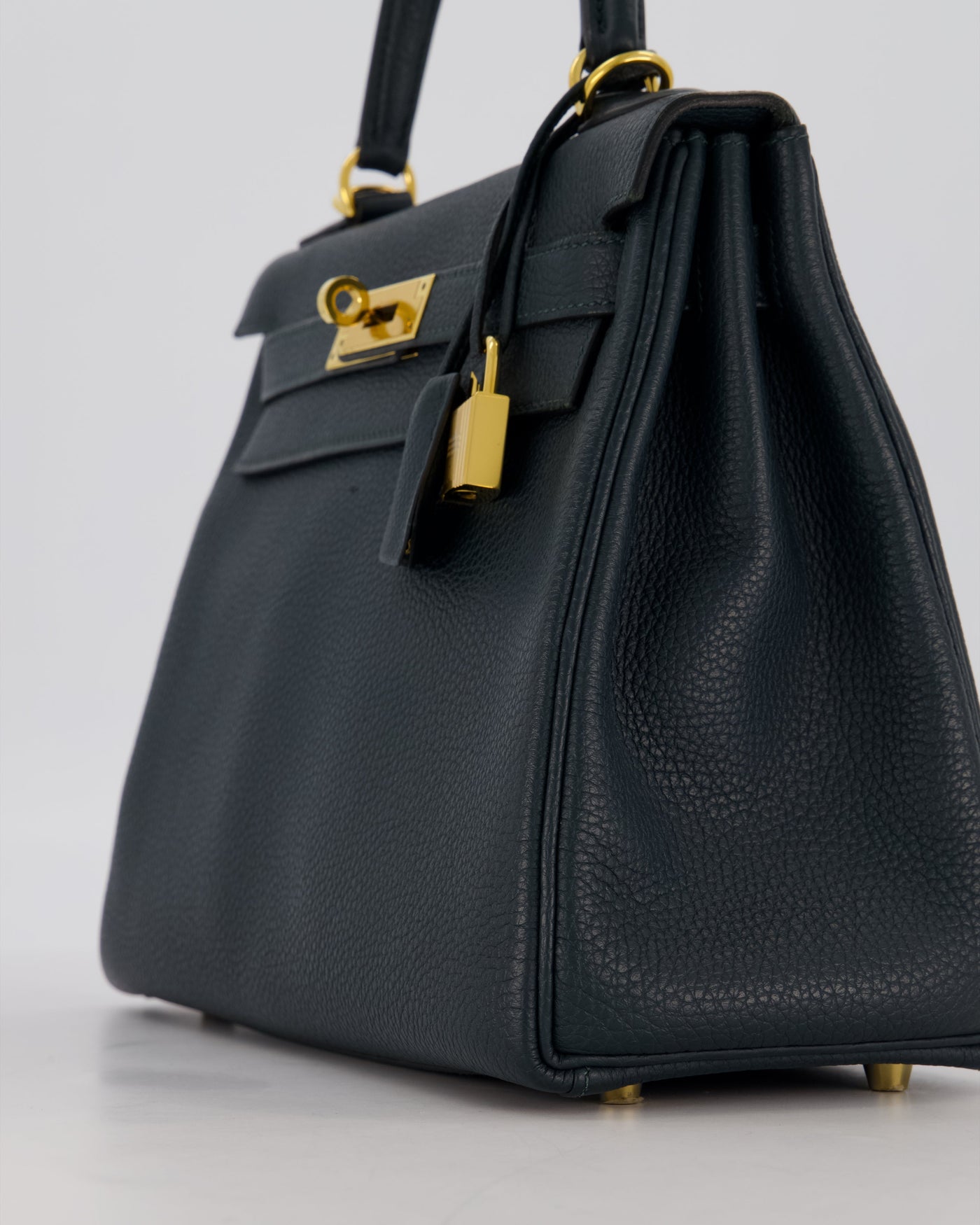 Hermes Kelly 28 Retourne Bag in Vert Cypress Togo Leather with Gold Hardware - Product Image 12