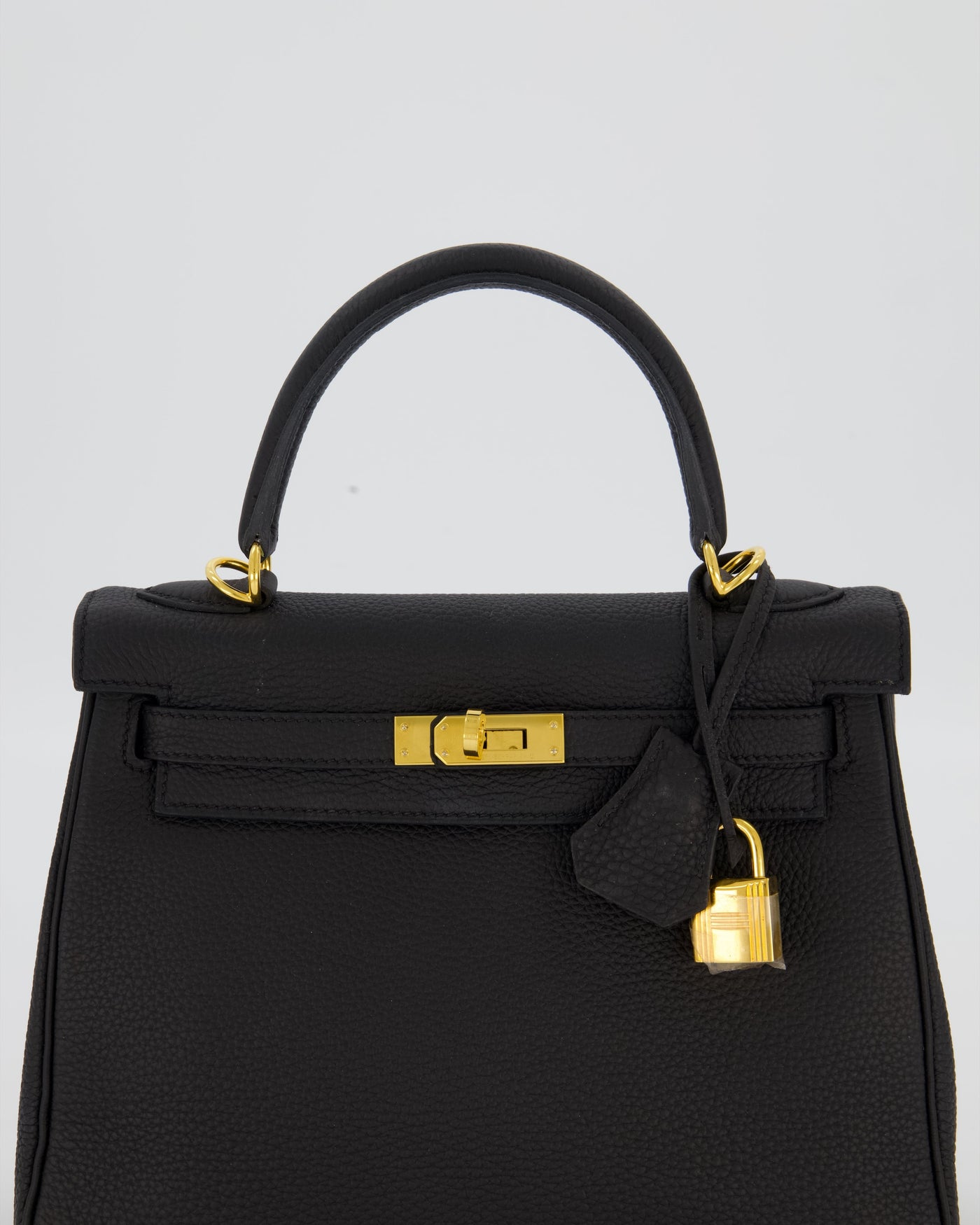 Hermes Kelly 25 Retourne Bag in Noir Togo Leather with Gold Hardware - Product Image 14