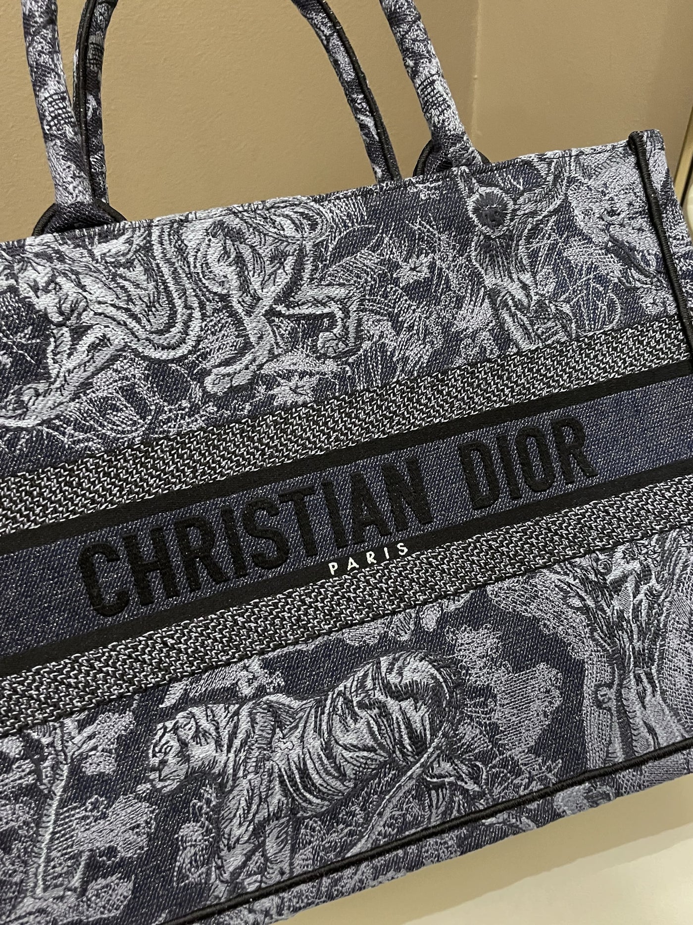 Dior Toile de Jouy Reverse Book Tote Stole Blue / Embroidery | Studio Nafay