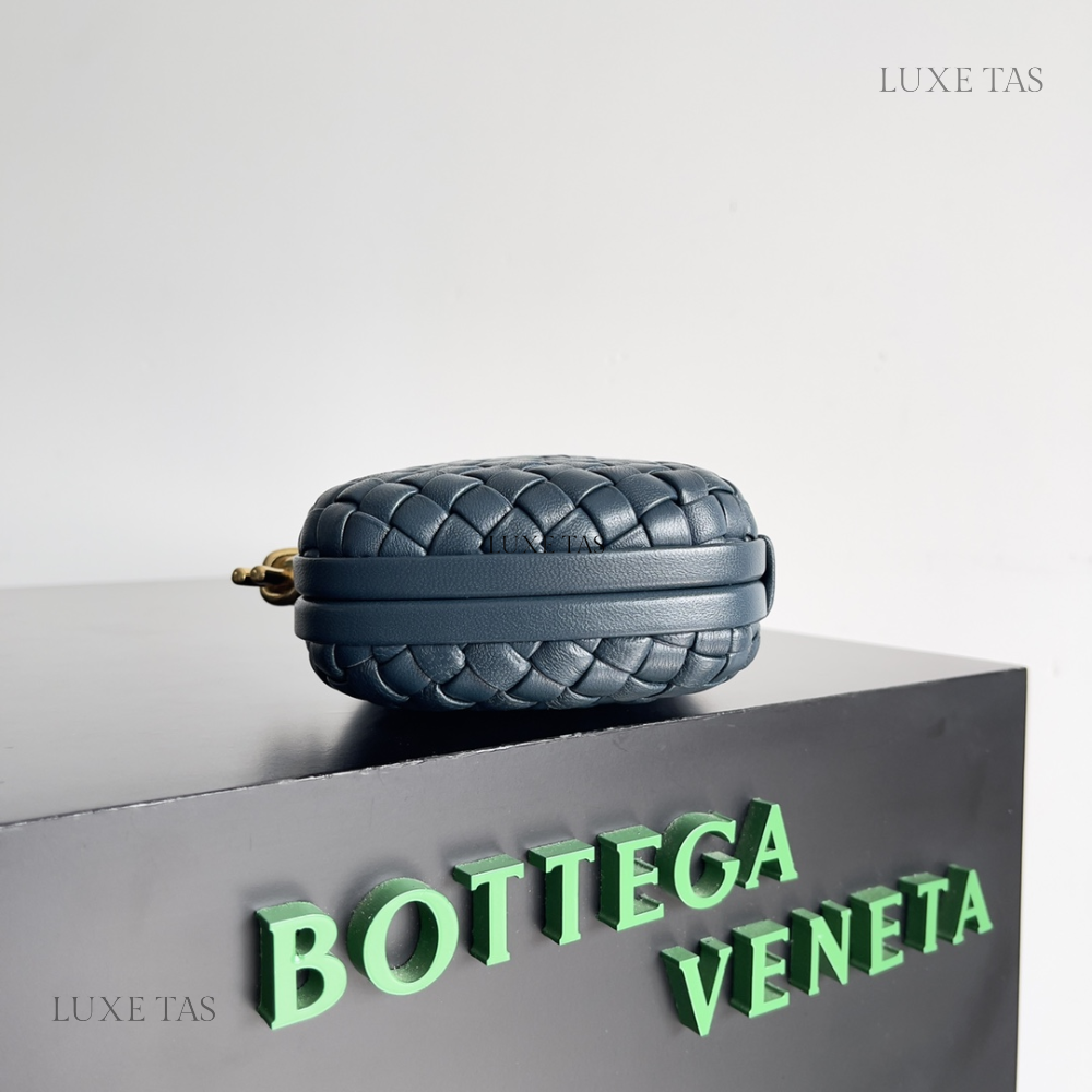 Space Knot Designer Clutch for Women - Product Image 3