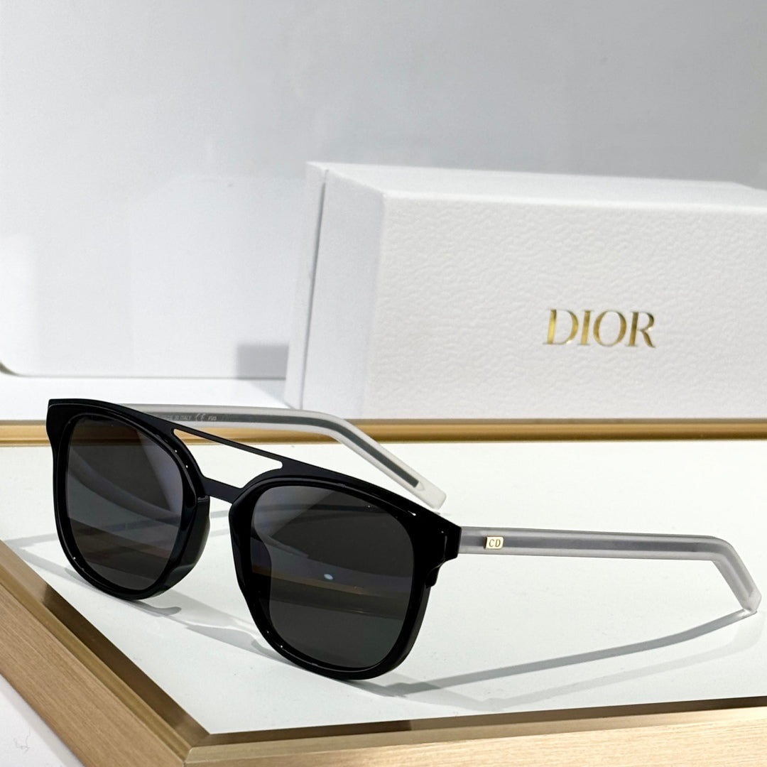 MONTAIGNE SUNGLASS BLACKTIE221S IN ACETATE - Product Image 8