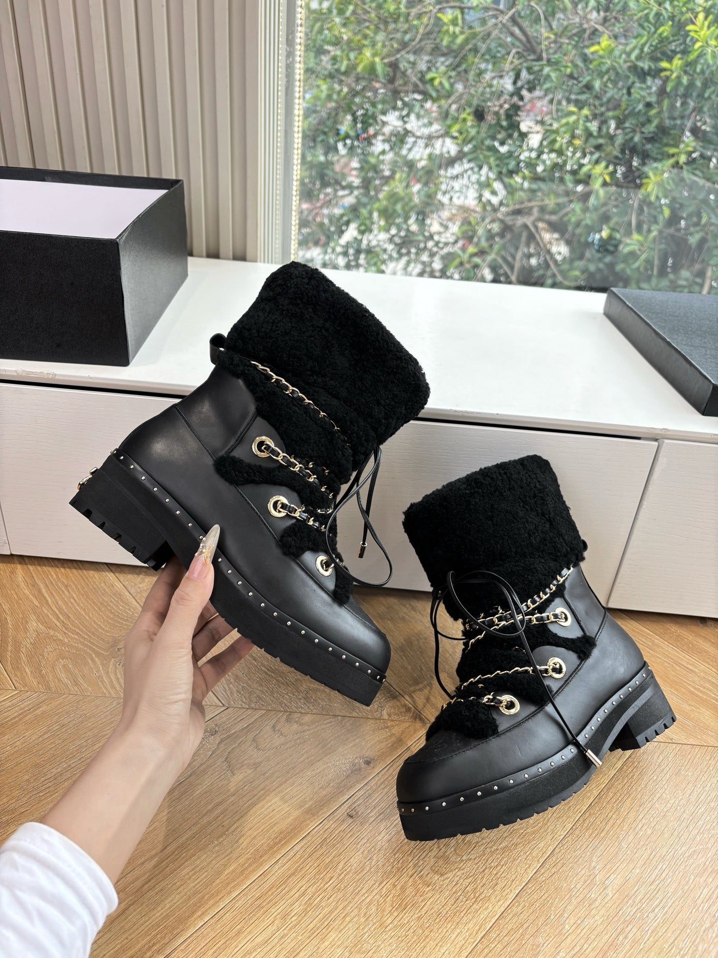 CC Short Boot Black Cowhide Wool 548840 - Product Image 3