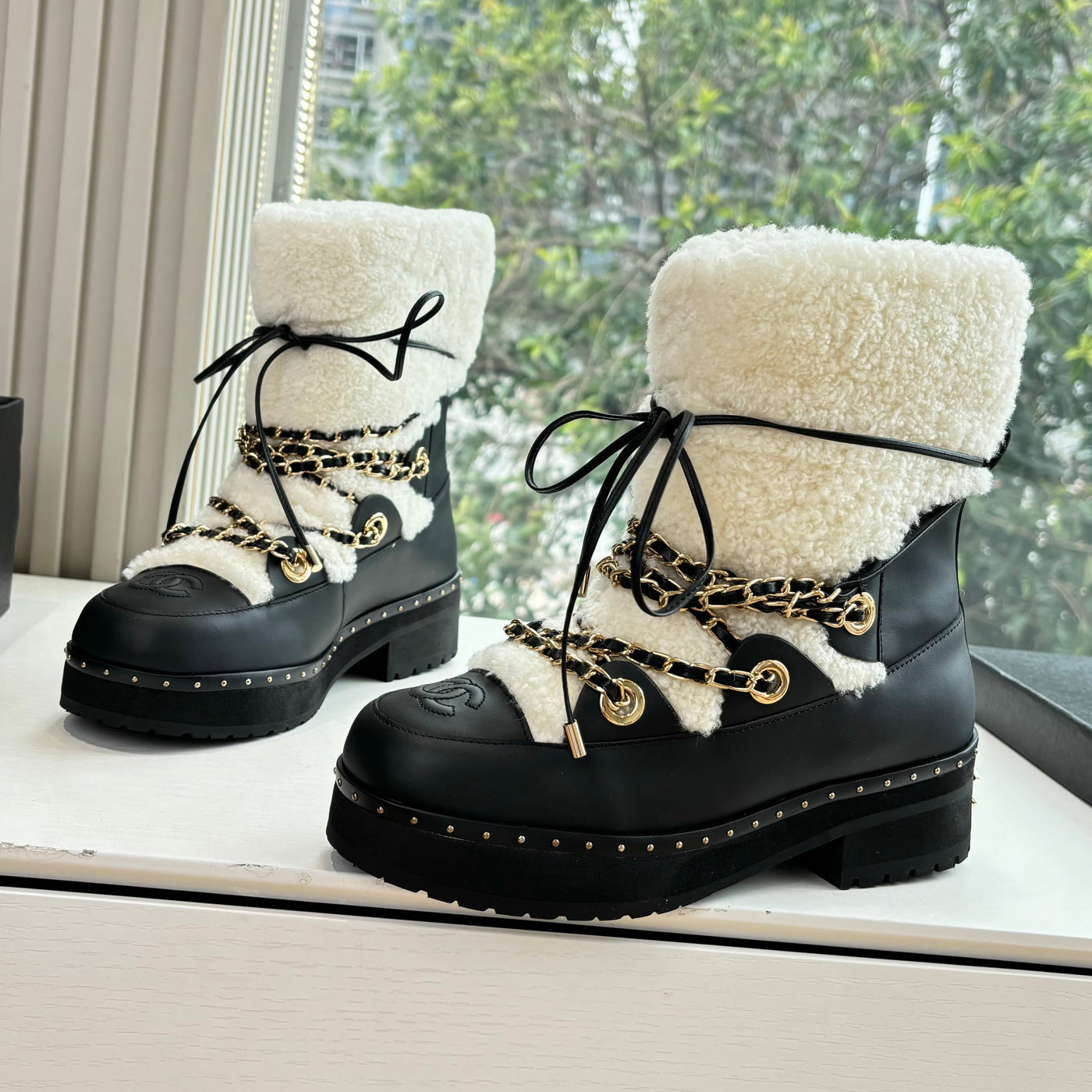 CC Short Boot White Black Cowhide Wool 548841 | Studio Nafay