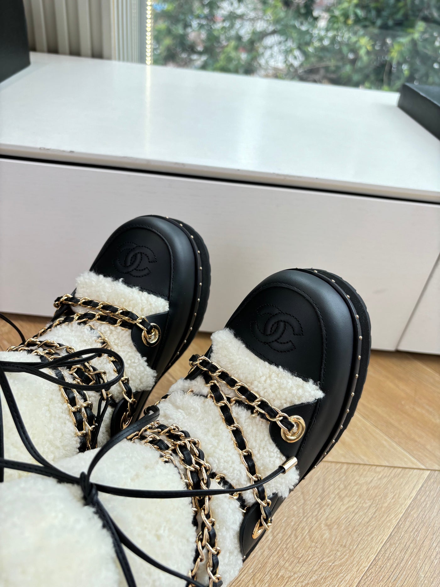 CC Short Boot White Black Cowhide Wool 548841 - Product Image 4