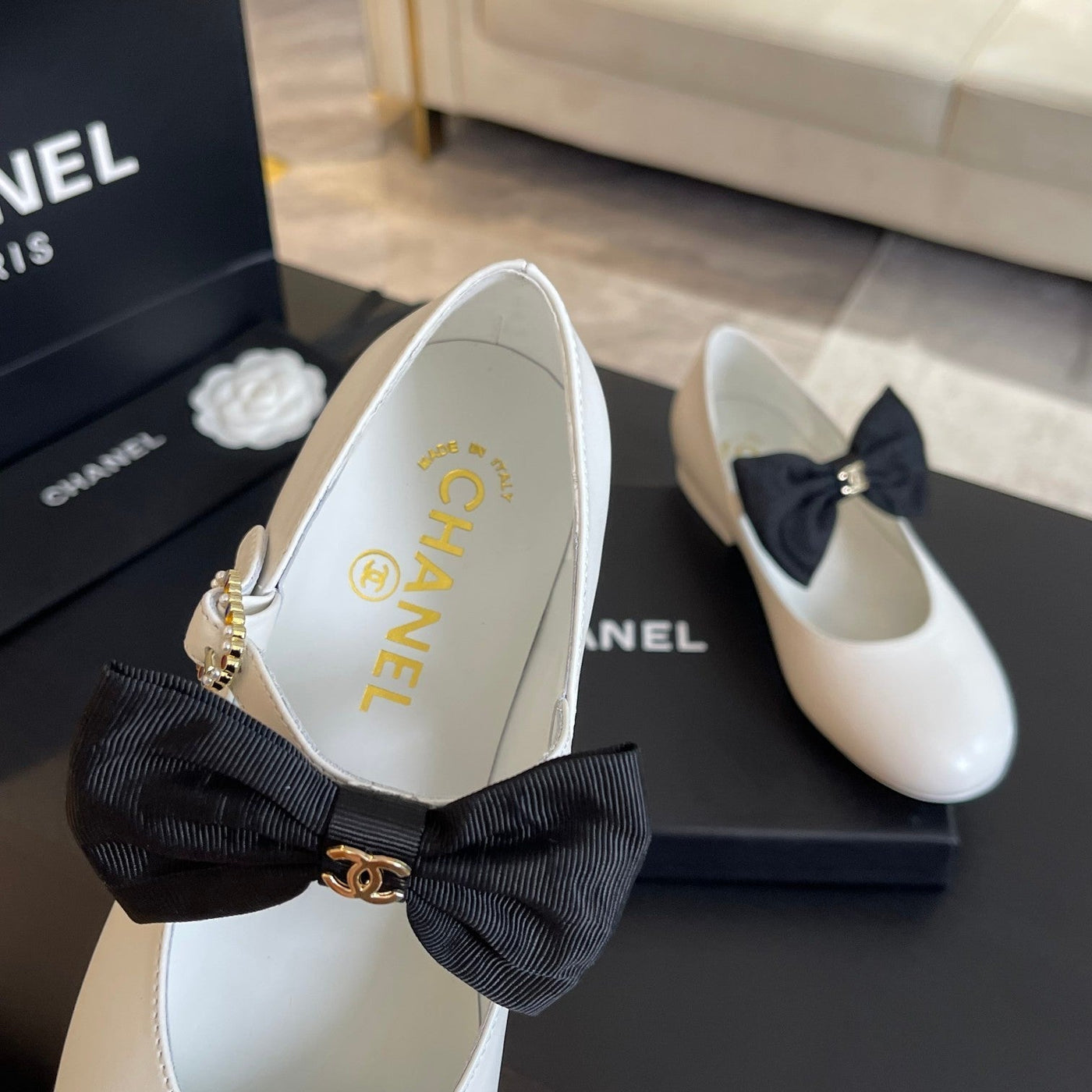 BALLET FLAT WHITE LAMBSKIN WITH BLACK BOW - Product Image 9