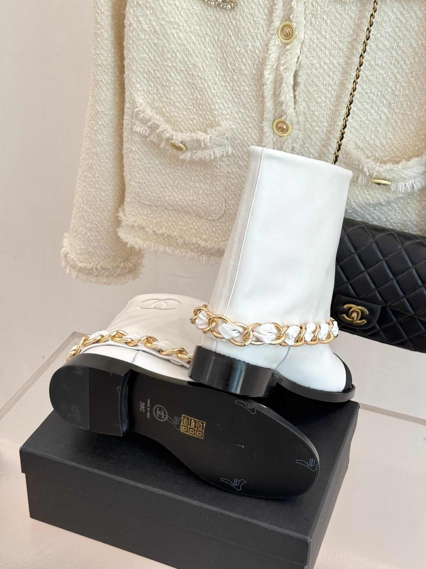 Chanel 25 Large Chain Flat-solved Boot White Lambskin 465420 - Product Image 2