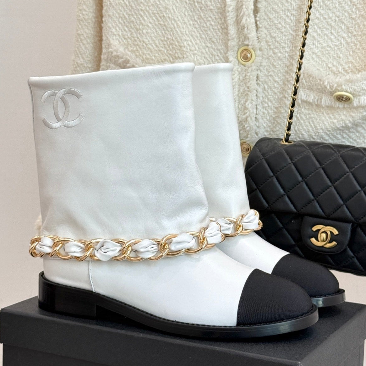 Chanel 25 Large Chain Flat-solved Boot White Lambskin 465420 | Studio Nafay
