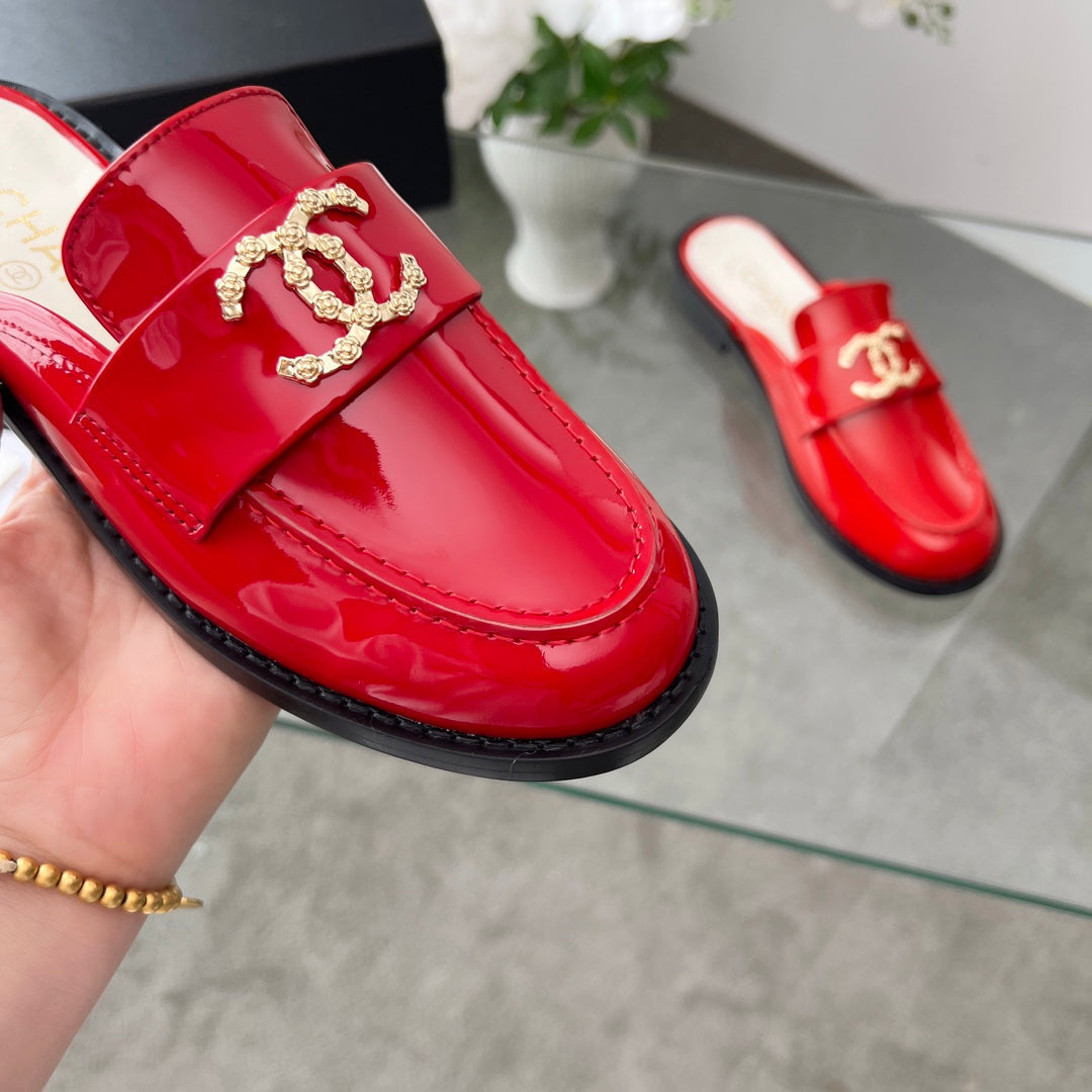 CC 25 Mule Red Patent Calfskin Gold Double C - Product Image 6