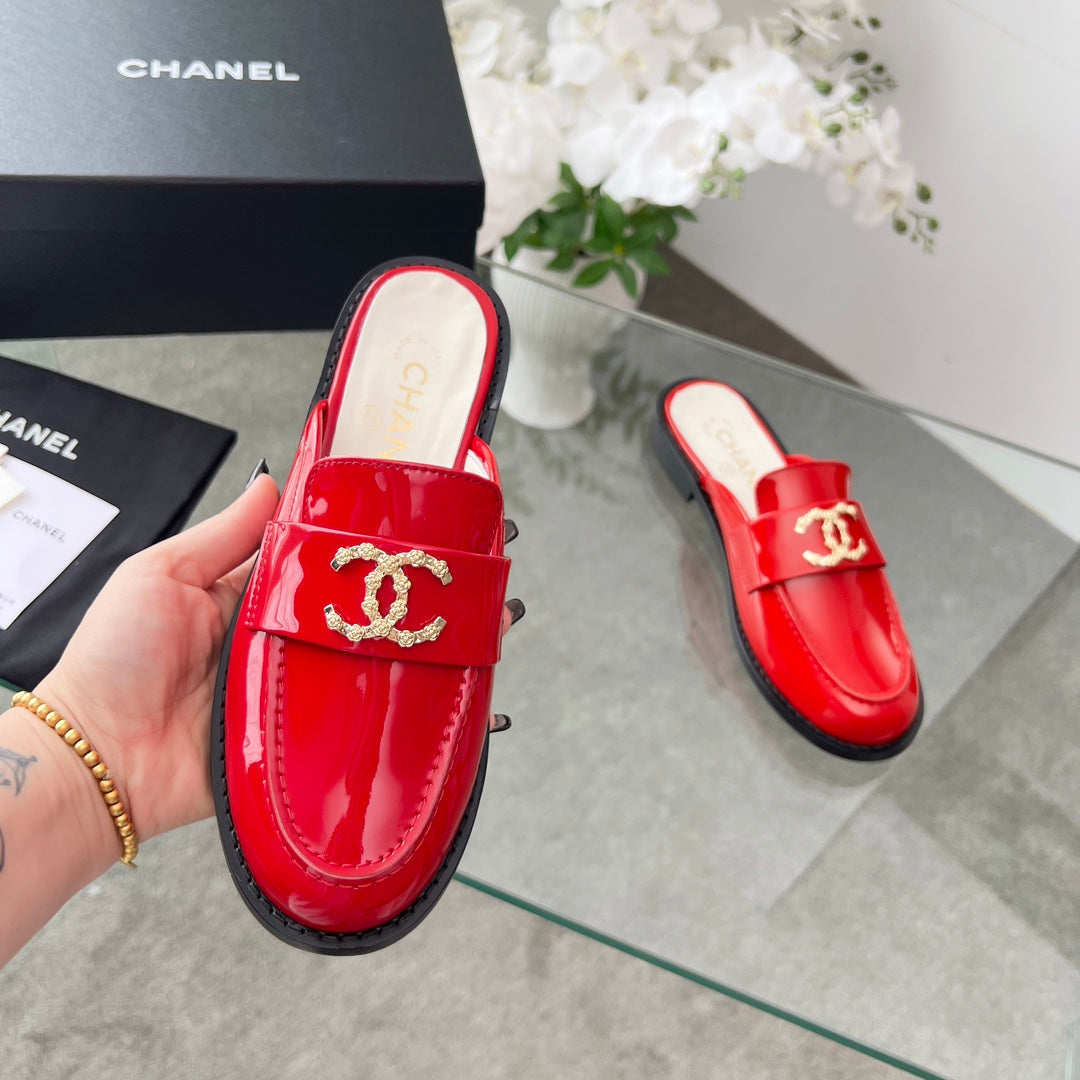 CC 25 Mule Red Patent Calfskin Gold Double C - Product Image 8