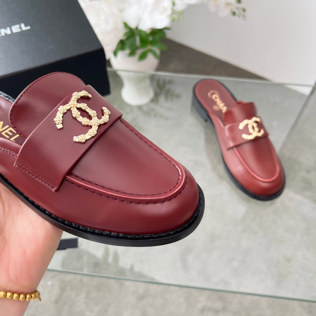 CC 25 Mule Burgundy Calfskin Gold Double C - Product Image 6