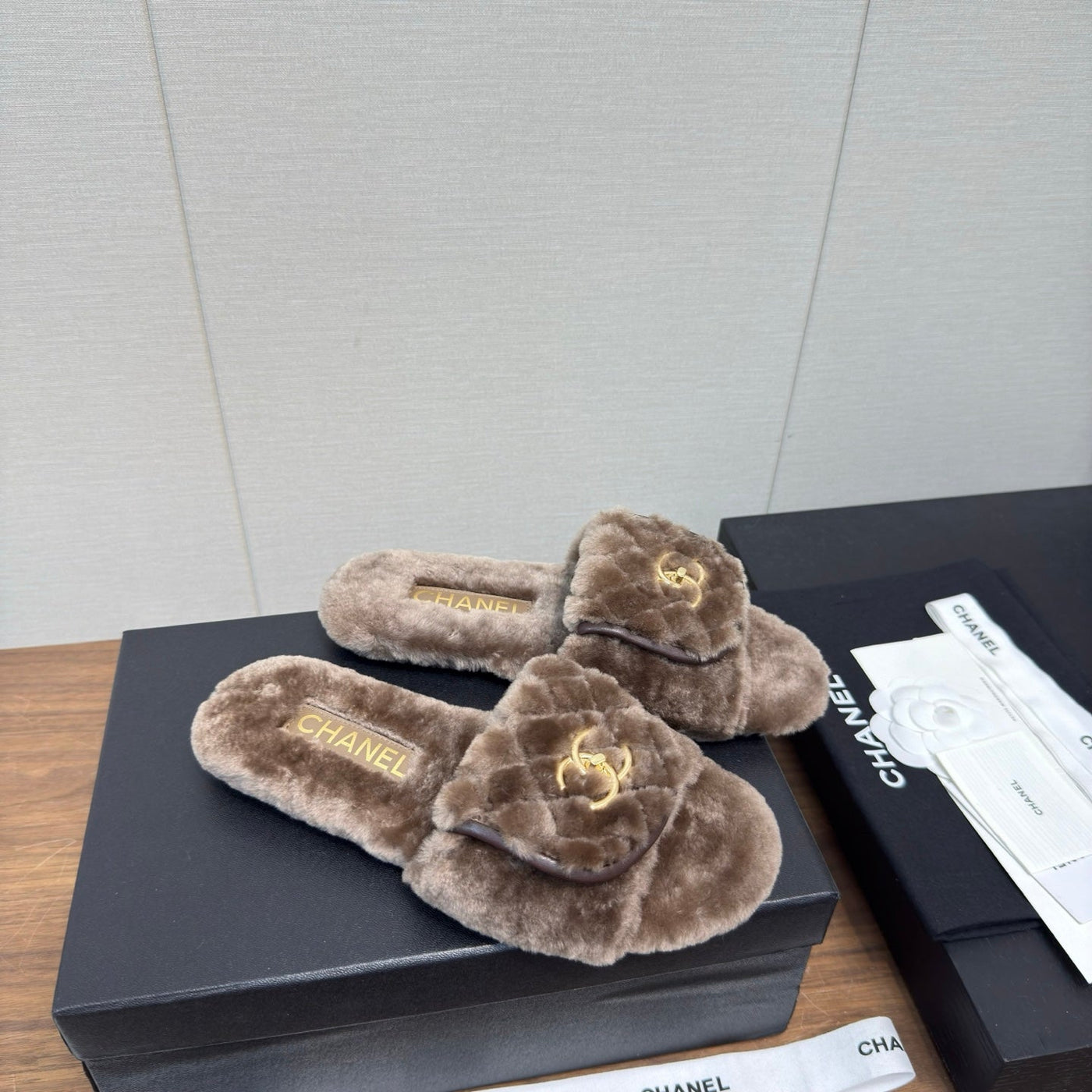 Chanel 25 Slipper Brown Smooth Lambwool 465600 - Product Image 2
