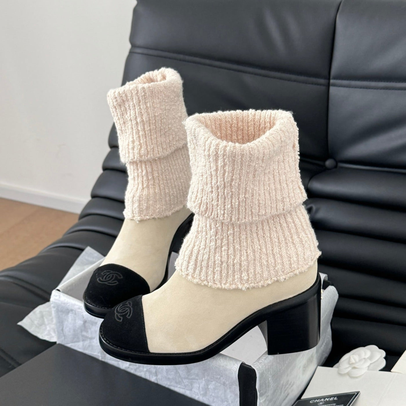 CC 25 new sock boots white black knit wool suede 458777 | Studio Nafay