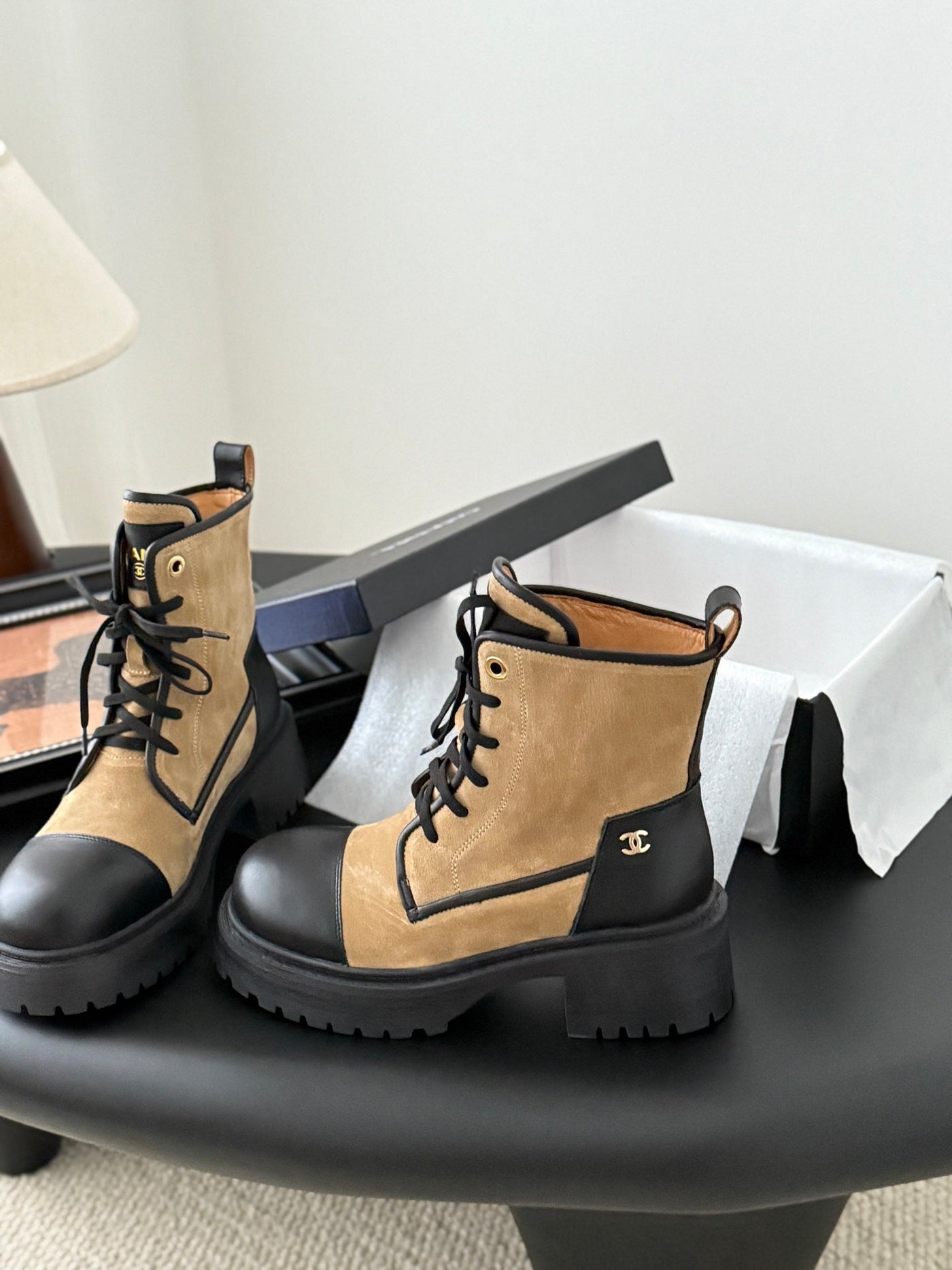 CC 25 ankle boots beige black suede sheepskin 458765 - Product Image 6