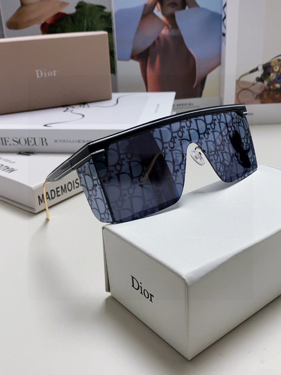 OBLIQUE SUNGLASS CLUB M1U IN BLACK ACETATE - Product Image 8