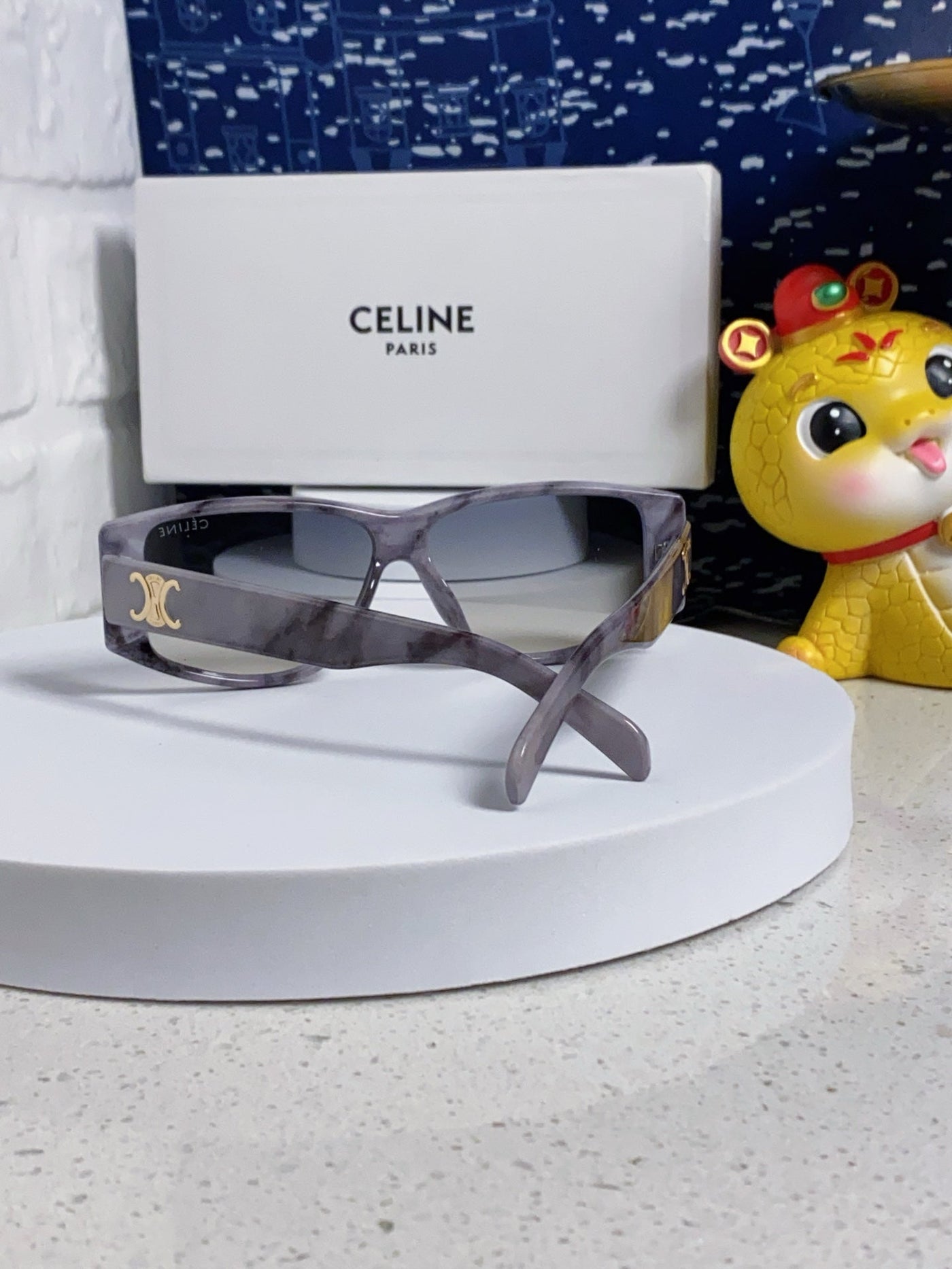 TRIOMPHE SUNGLASS 566217 IN MARBLED EFFECT ACETATE - Product Image 4