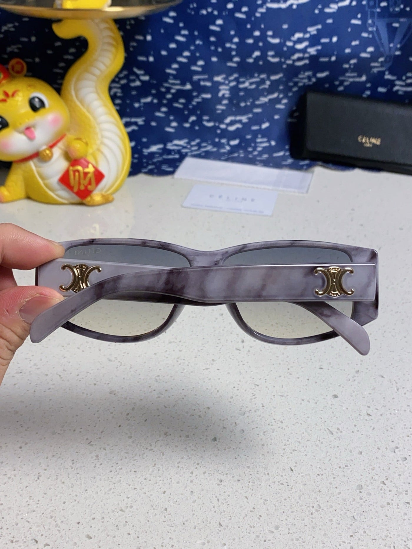 TRIOMPHE SUNGLASS 566217 IN MARBLED EFFECT ACETATE - Product Image 6