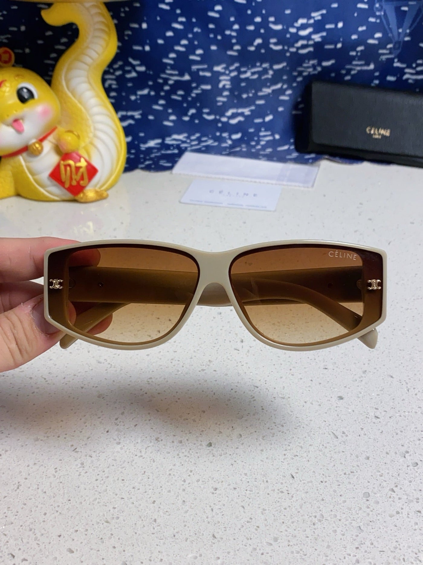 TRIOMPHE SUNGLASS 533218 IN IVORY ACETATE CAMEL LENSES - Product Image 2