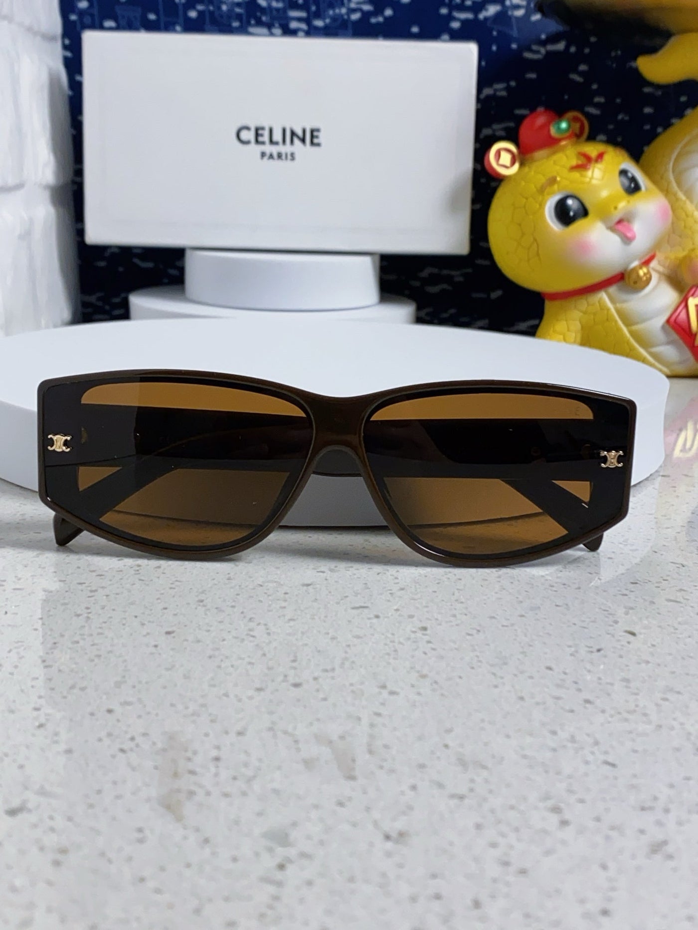 TRIOMPHE SUNGLASS 533219 IN CARAMEL ACETATE - Product Image 3