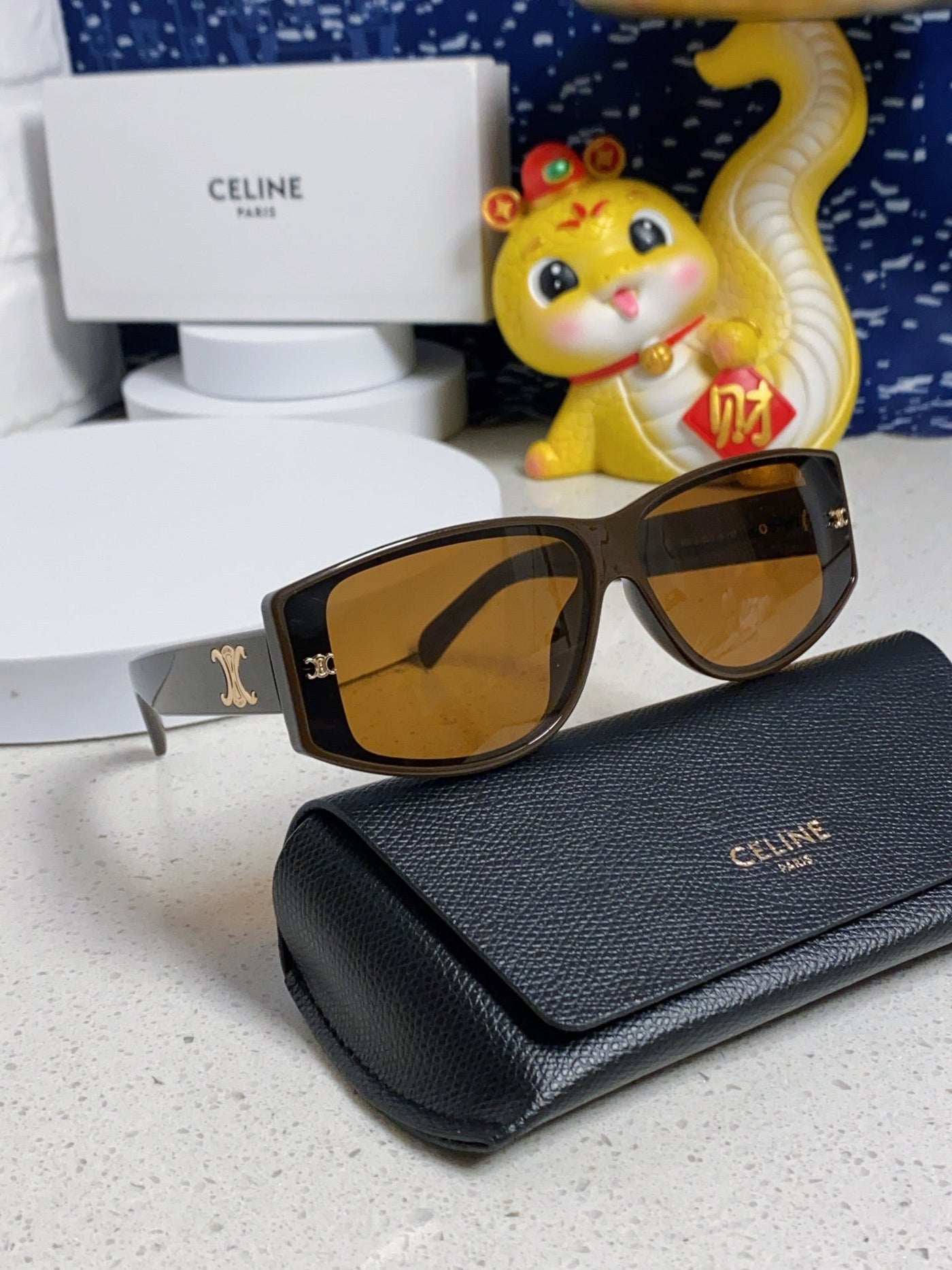 TRIOMPHE SUNGLASS 533219 IN CARAMEL ACETATE - Product Image 7