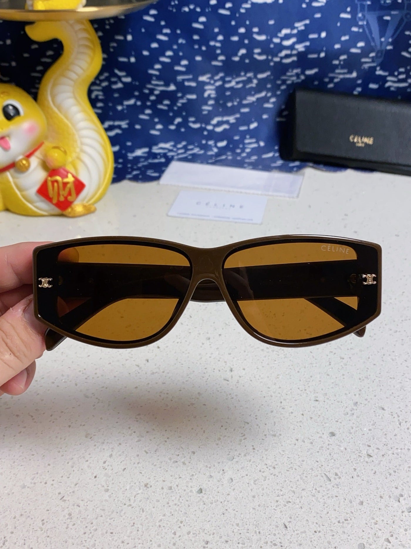 TRIOMPHE SUNGLASS 533219 IN CARAMEL ACETATE - Product Image 8