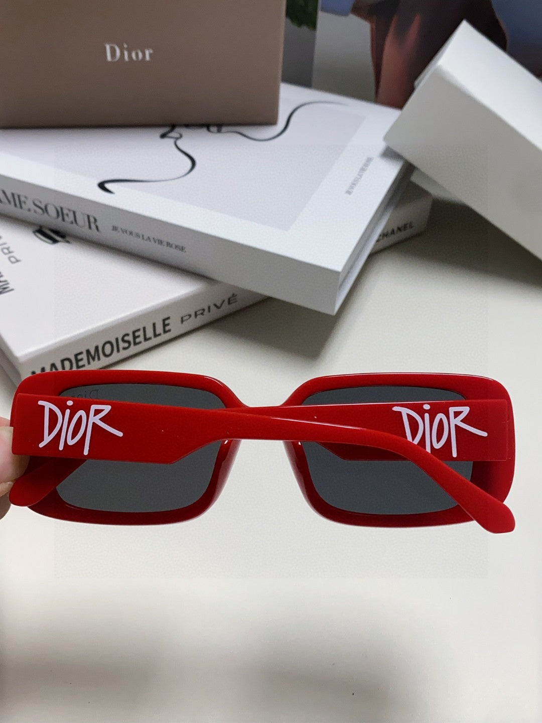 MONTAIGNE SUNGLASS 571592 IN RED ACETATE TEXT LOGO - Product Image 4