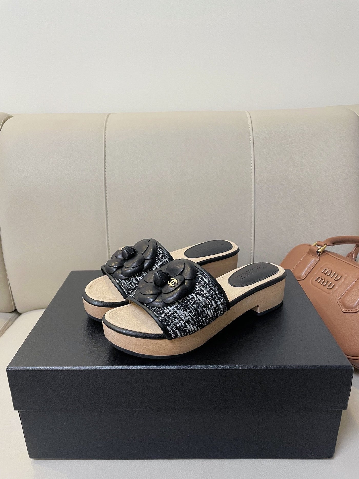 cc mule sandal 45 black white fabric beige calfskin - Product Image 6