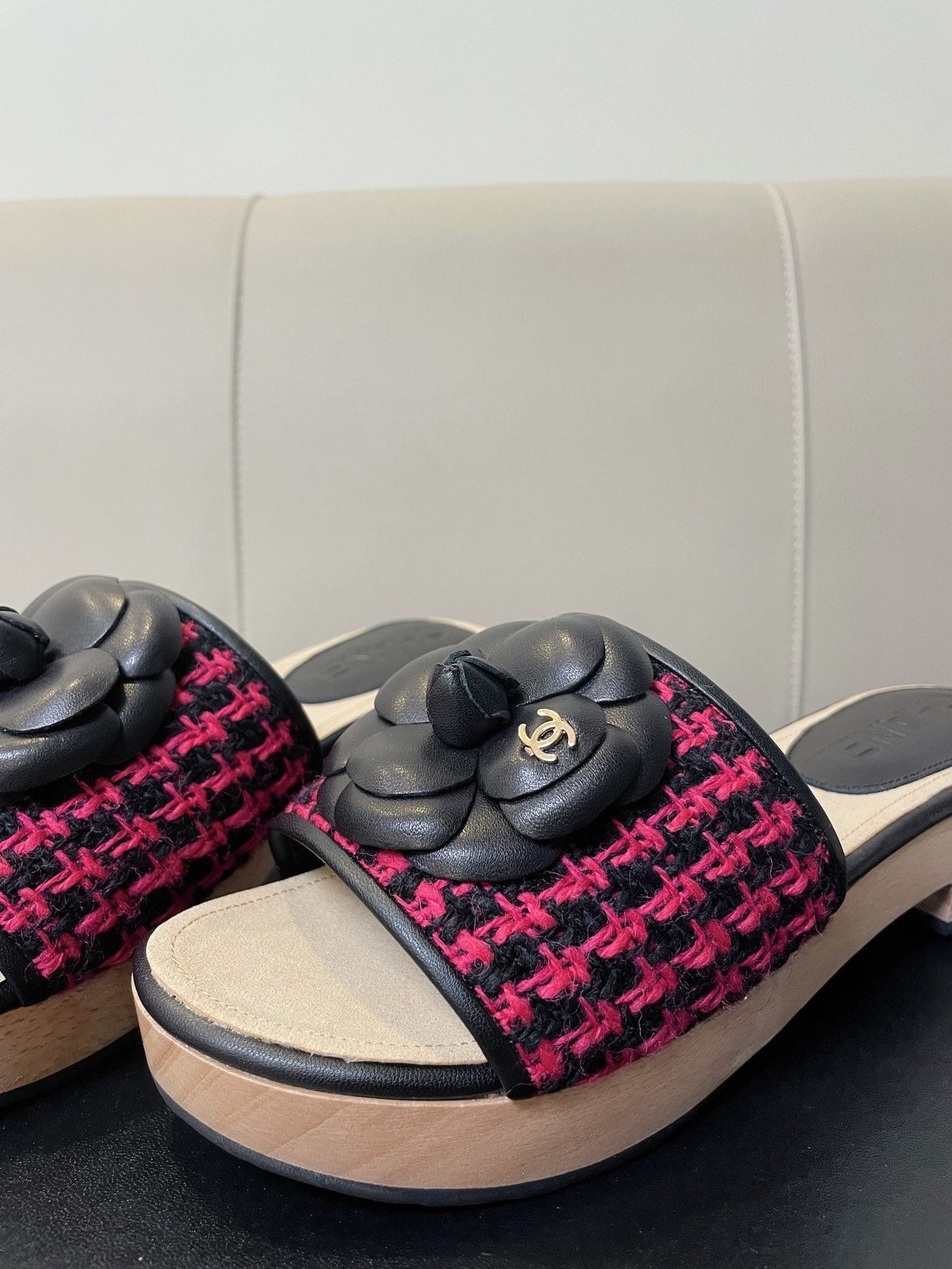 cc mule sandal 45 black red fabric beige calfskin - Product Image 2