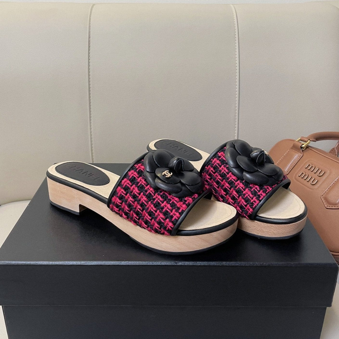 cc mule sandal 45 black red fabric beige calfskin | Studio Nafay