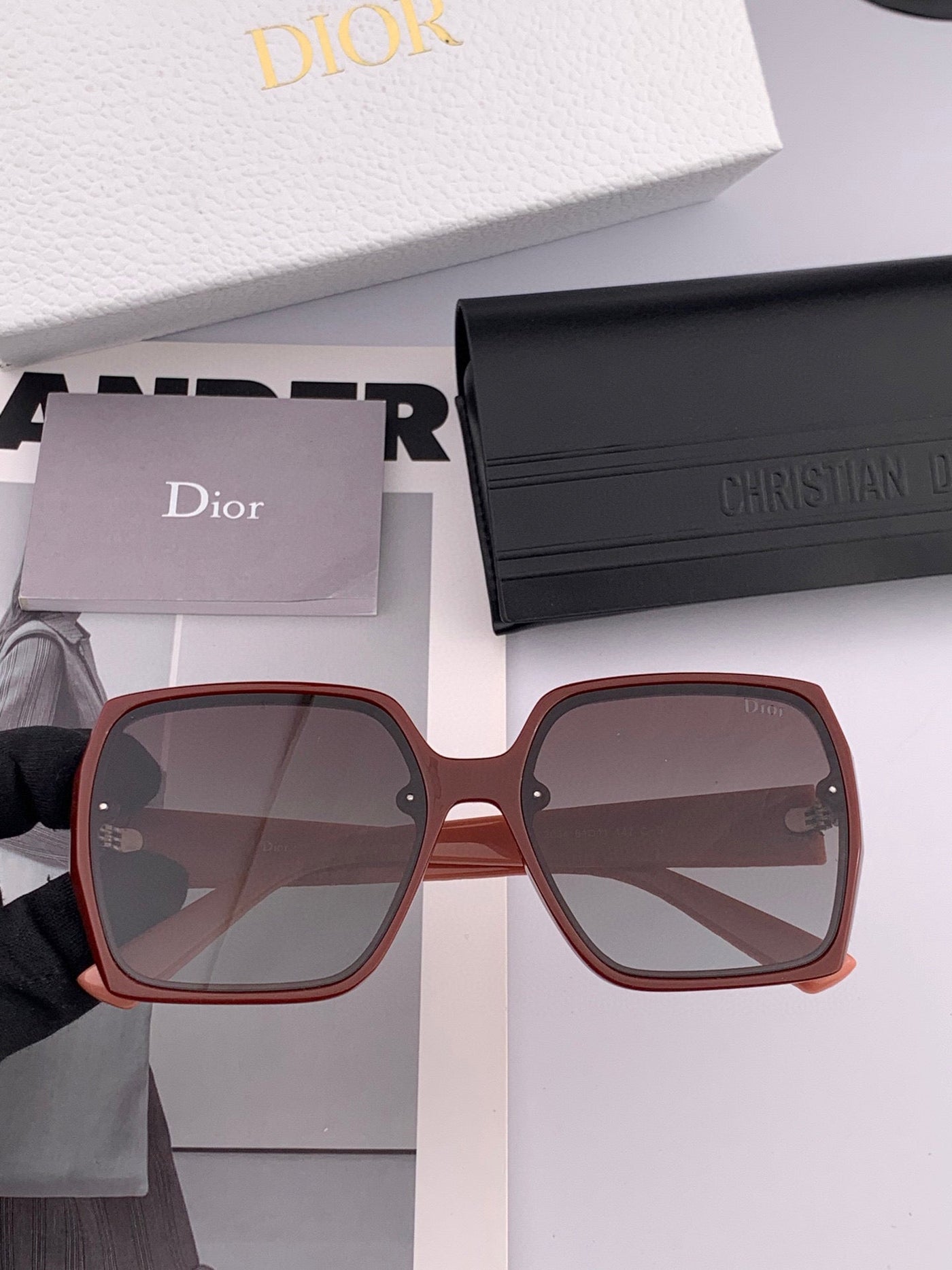 MONTAIGNE SUNGLASS IN ACETATE - Product Image 4