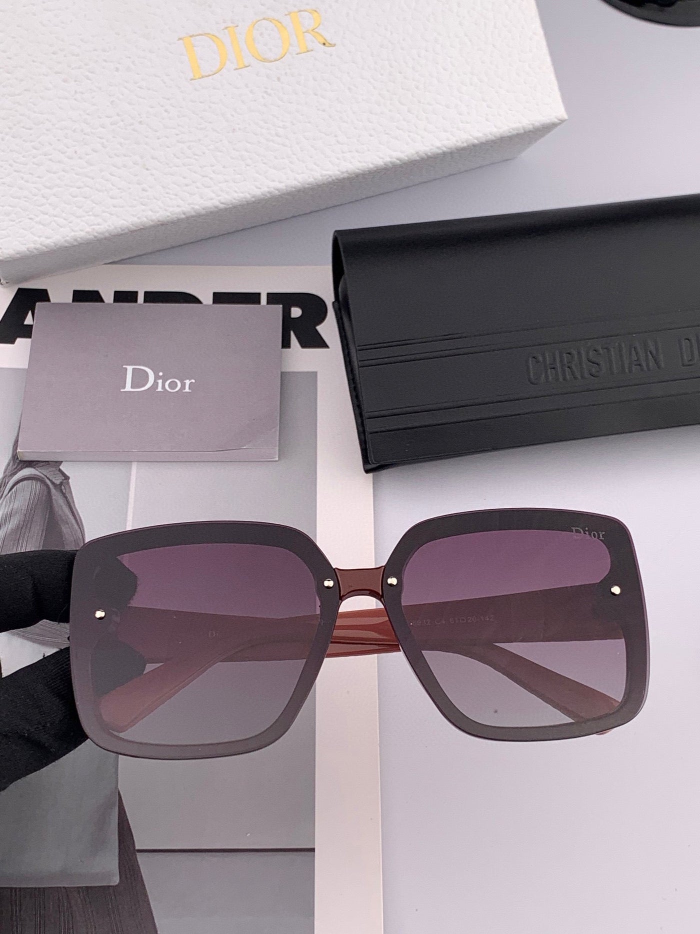 MONTAIGNE SUNGLASS IN ACETATE - Product Image 6