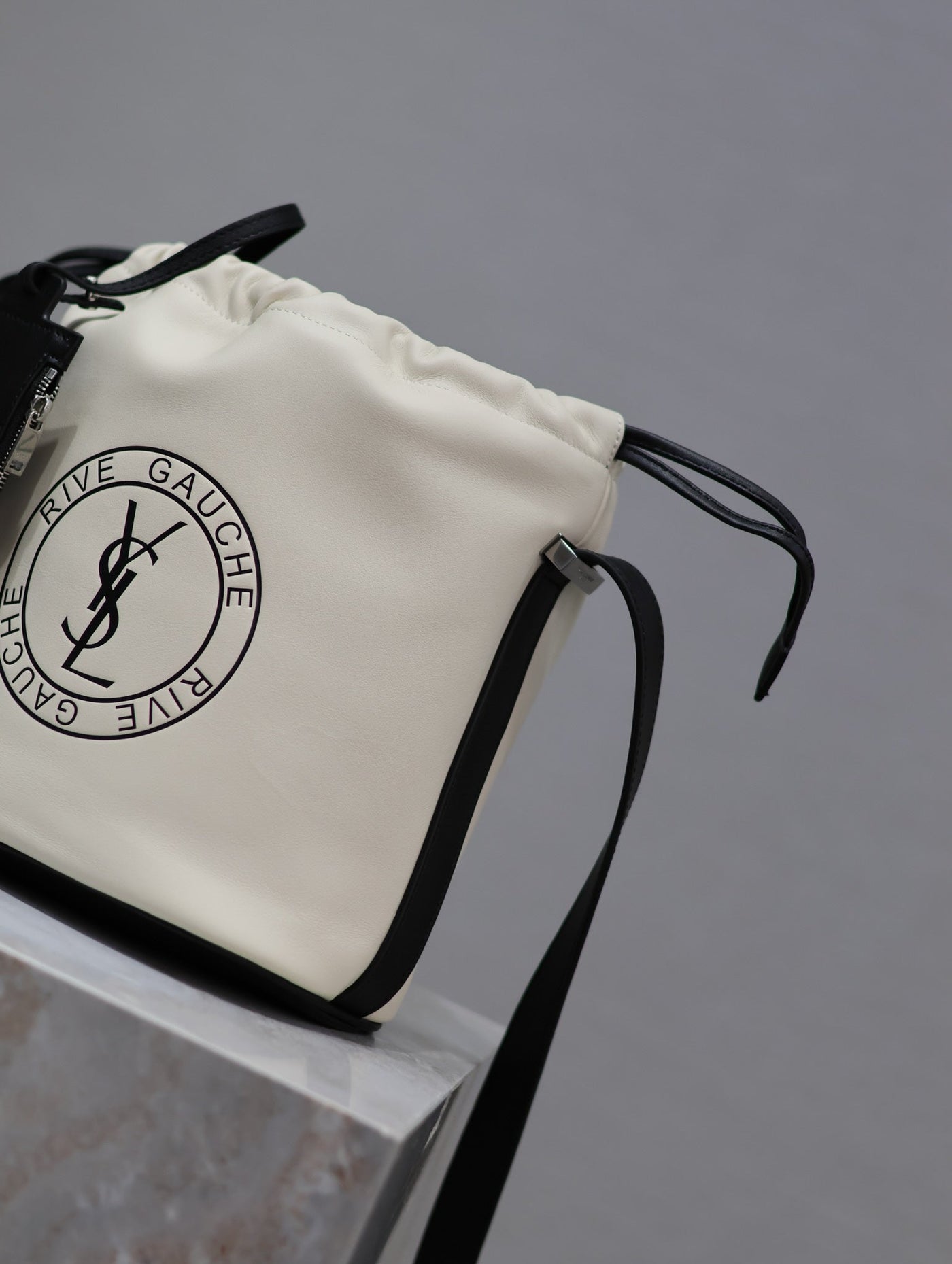 RIVE GAUCHE BUCKET BAG 23 IN WHITE CALFSKIN - Product Image 9