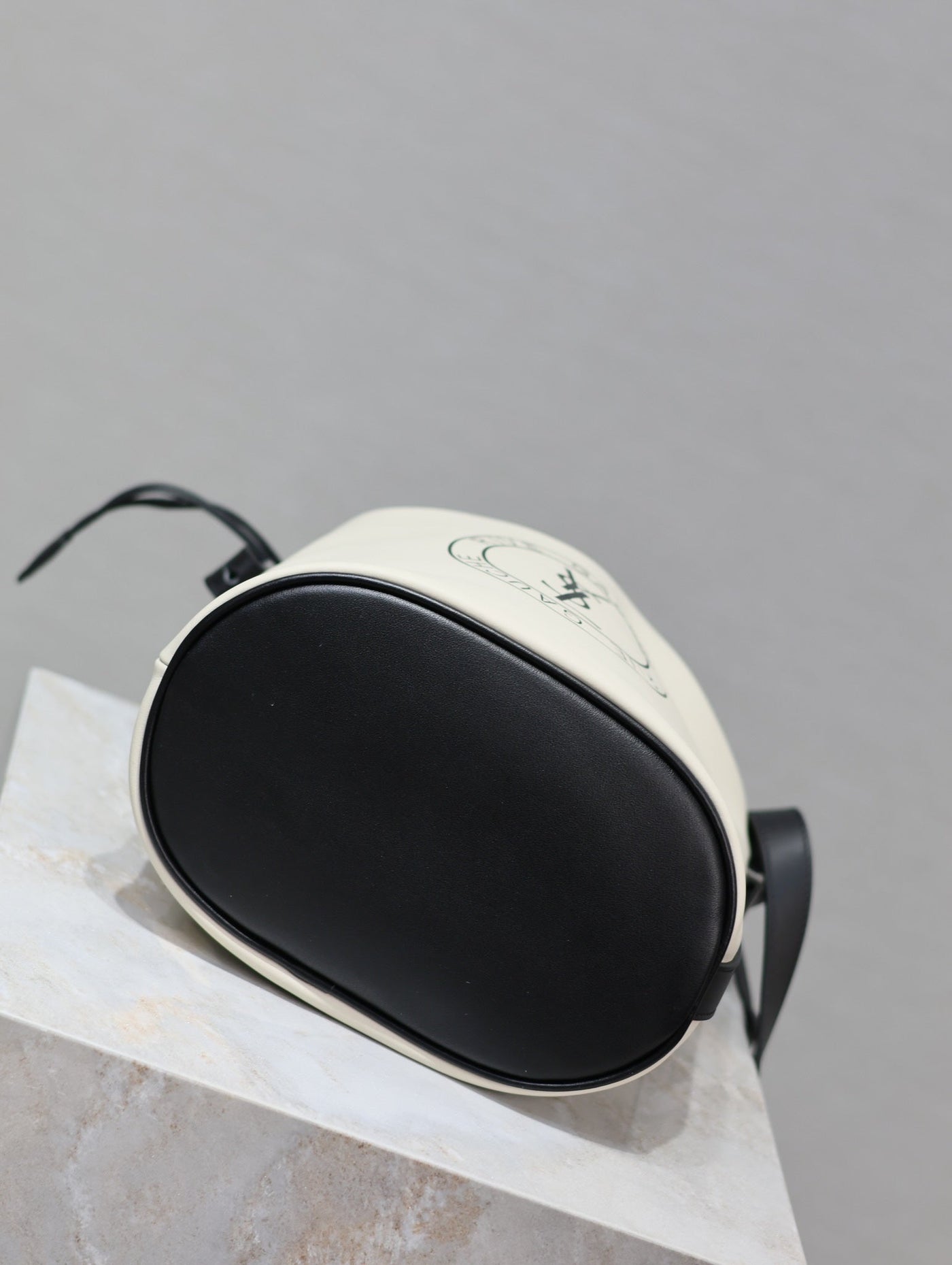 RIVE GAUCHE BUCKET BAG 23 IN WHITE CALFSKIN - Product Image 4