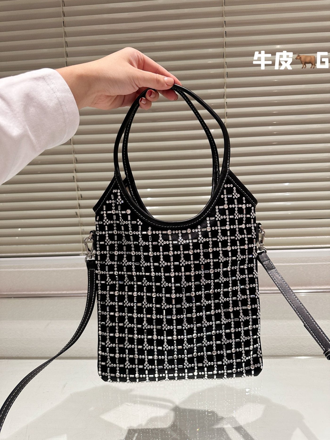 CRYSTAL TOTE 24 BAG IN BLACK CALFSKIN - Product Image 3
