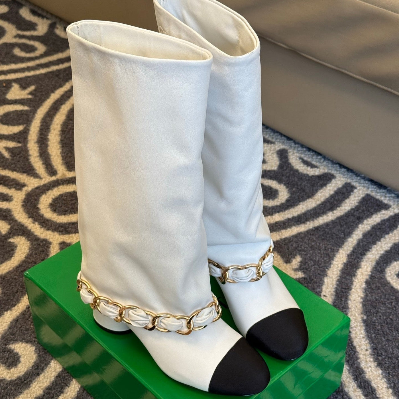 CC 25 High Boot White Calfskin 409133 | Studio Nafay
