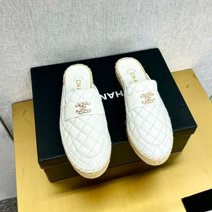 mule white quilted calfskin | Studio Nafay